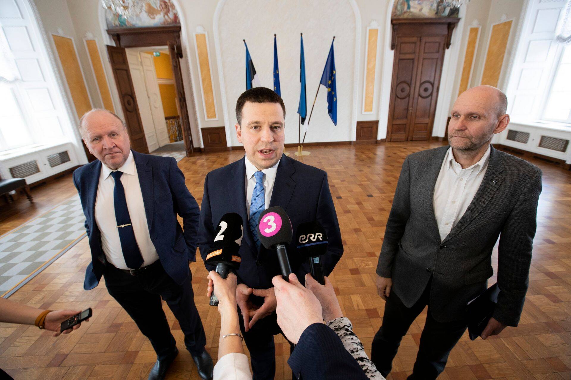 Mart Helme (Riigikogu liige EKRE)
Jüri Ratas (peaminister)
Helir-Valdor Seeder (Isamaa esimees, riigikogu liige)