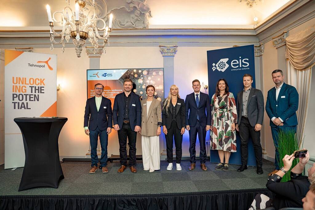 Memorandumi allkirjastanud.