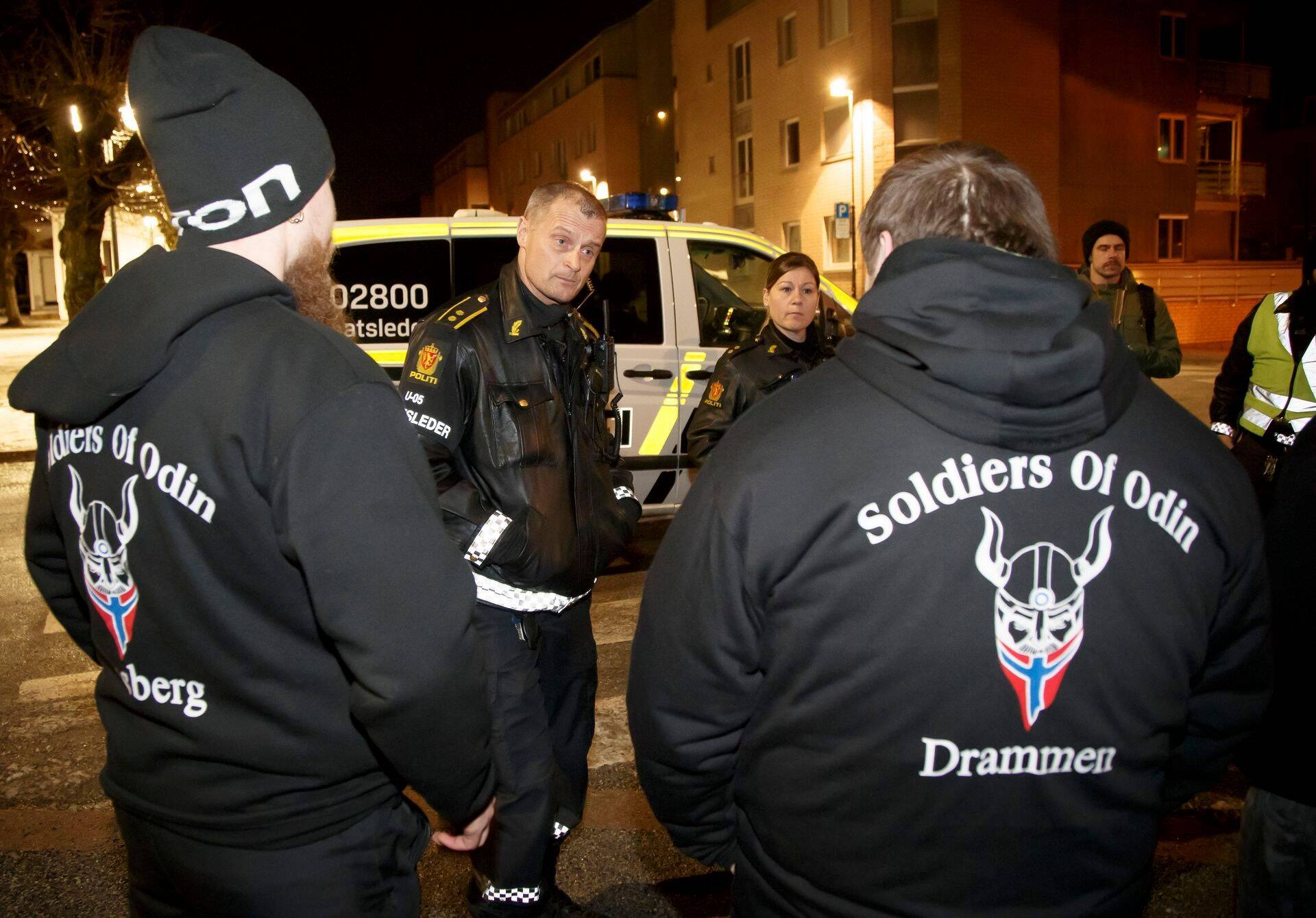 Odini Sõdalased kondavad tänavatel mitmes Põhjamaa riigis, fotol Norras.