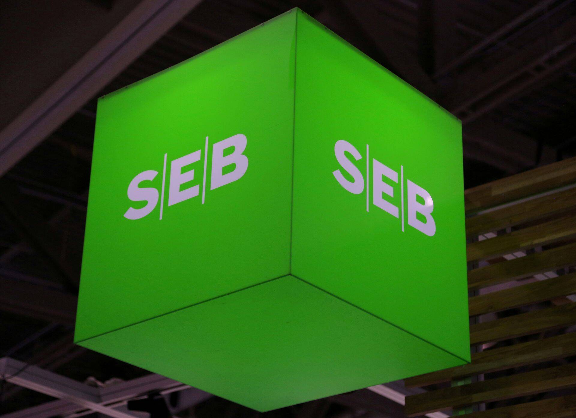 SEB.