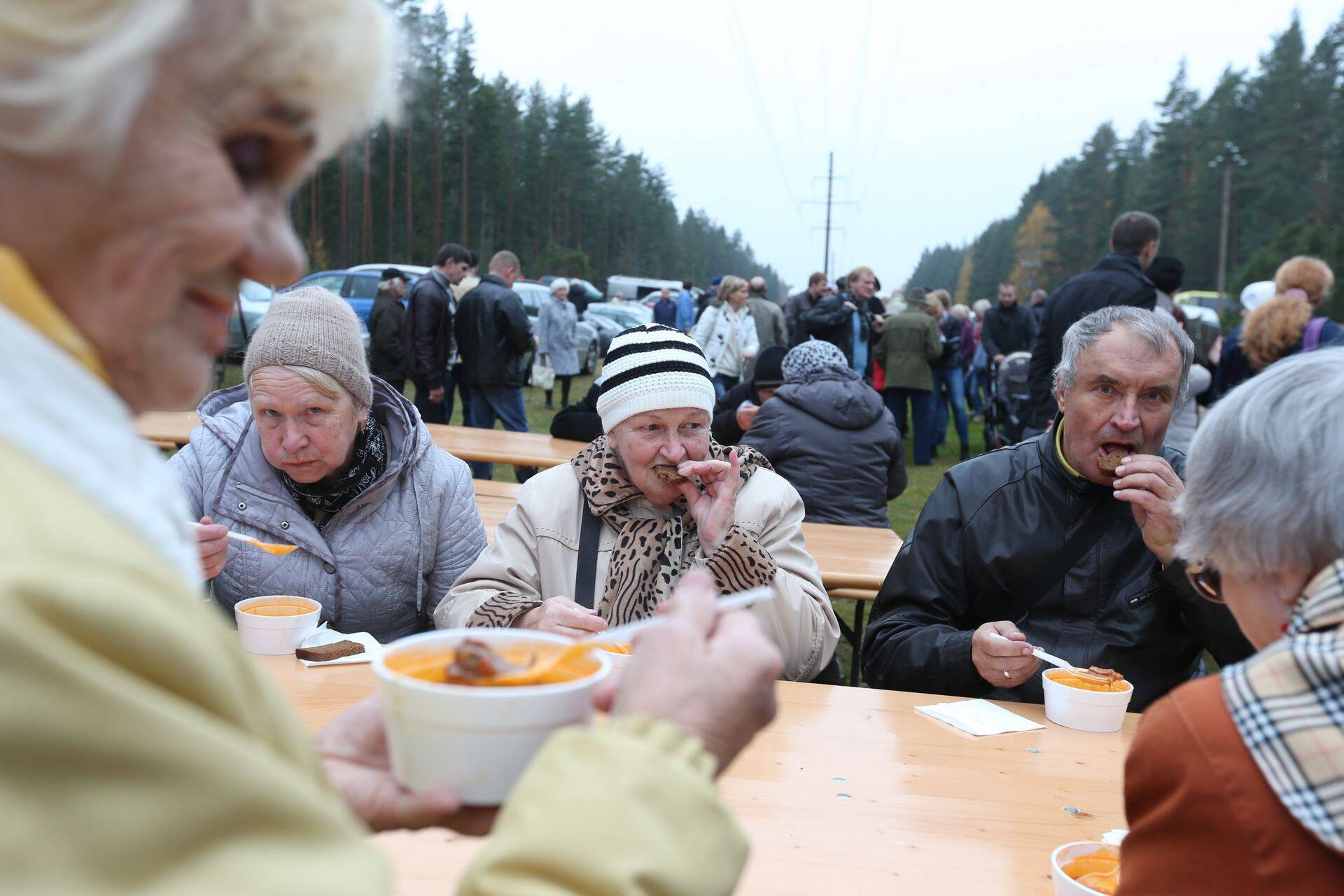 Väravate ees söödi Hundisilma suppi.