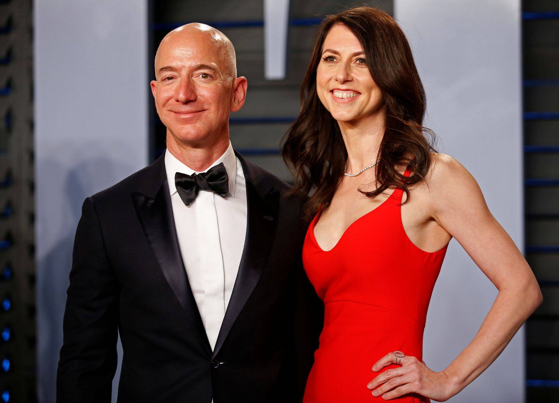 MacKenzie Bezos (paremal) koos oma abikaasa Jeff Bezosega (vasakul).