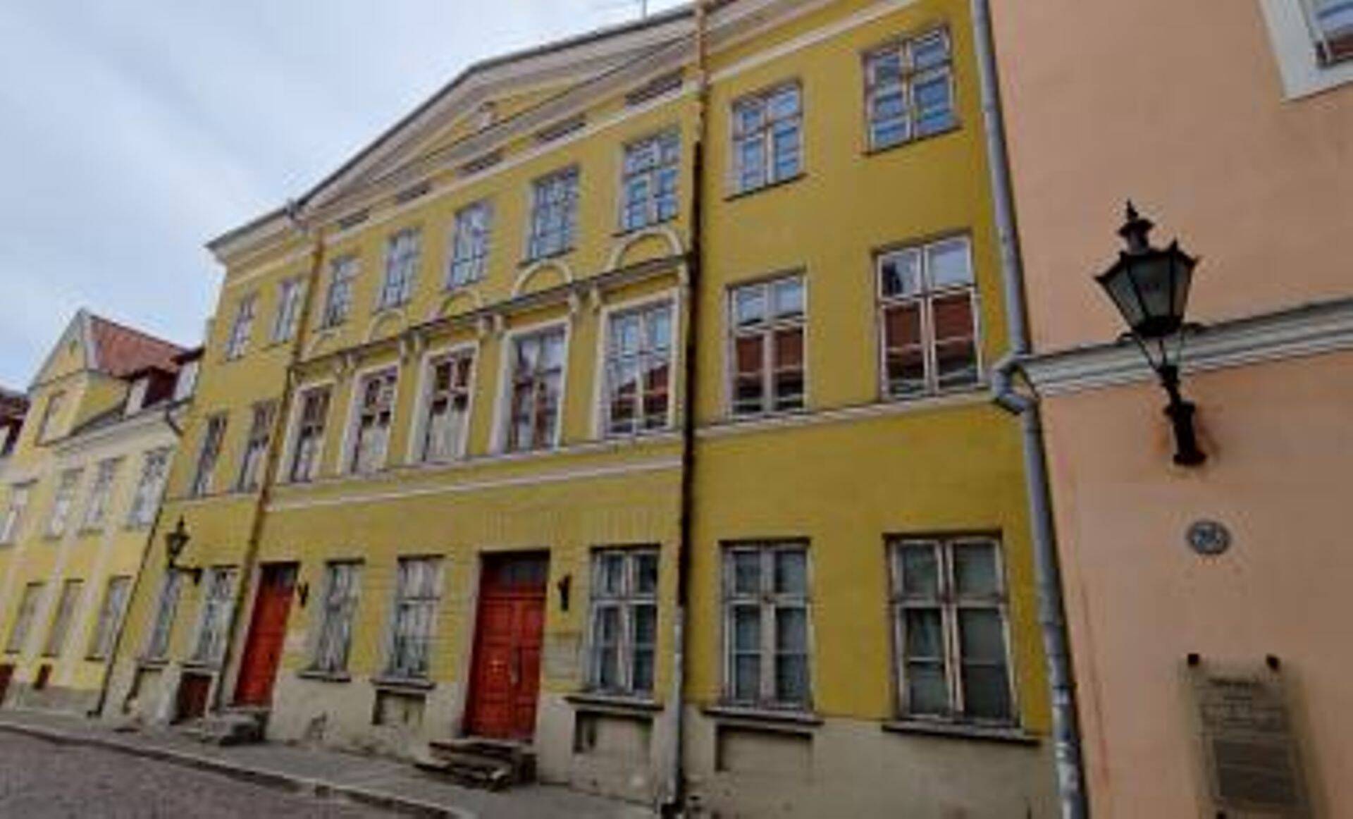 Toom-Kooli 9 hoone Tallinna vanalinnas.