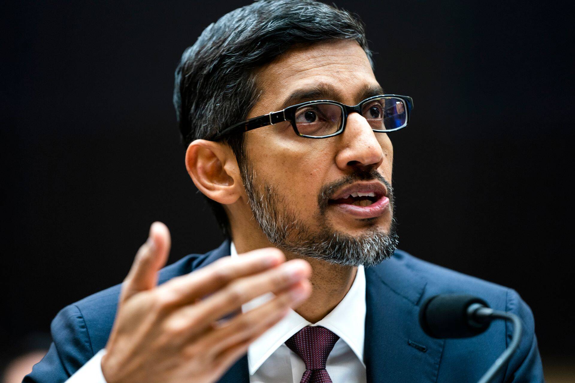 Google tegevjuht Sundar Pichai vastab Ameerika Ühendriikide parlamendiliikmete küsimustele.