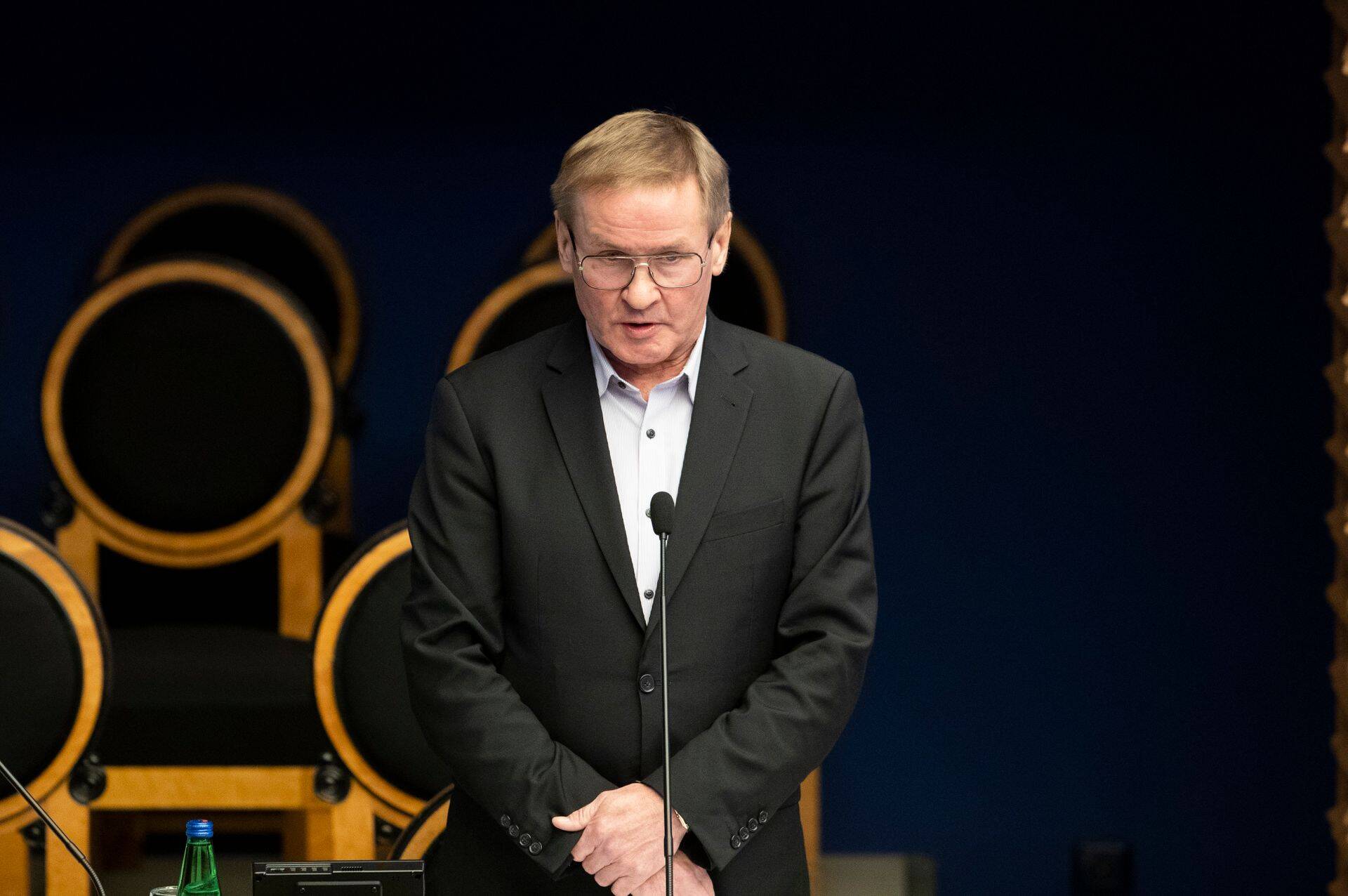 Яак Ааб недоволен тем, как новое правительство распорядилось бюджетными средствами.