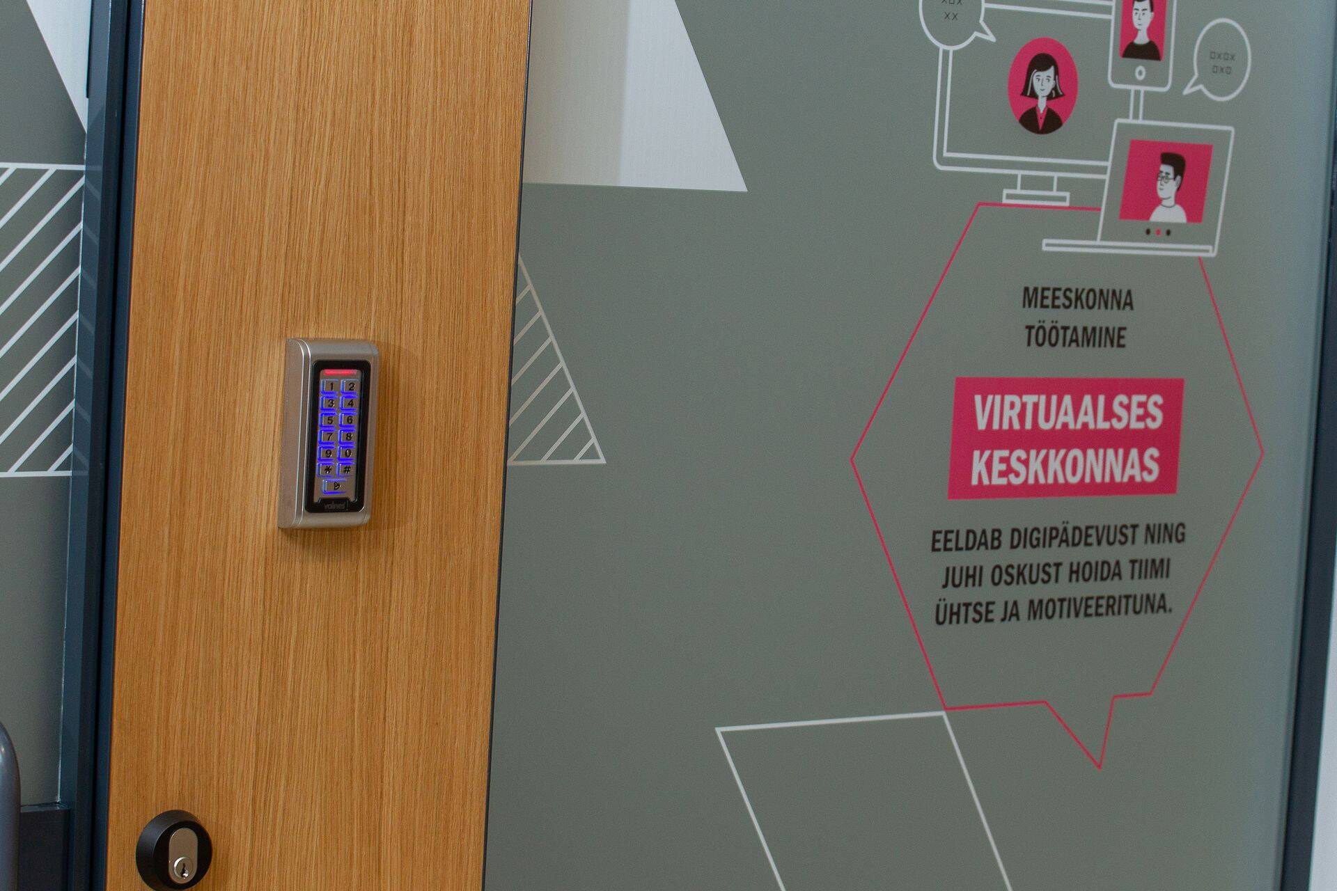 Valnes WebLock võimaldab uksi avada ja kasutajatega seonduvat kõikjalt hallata.