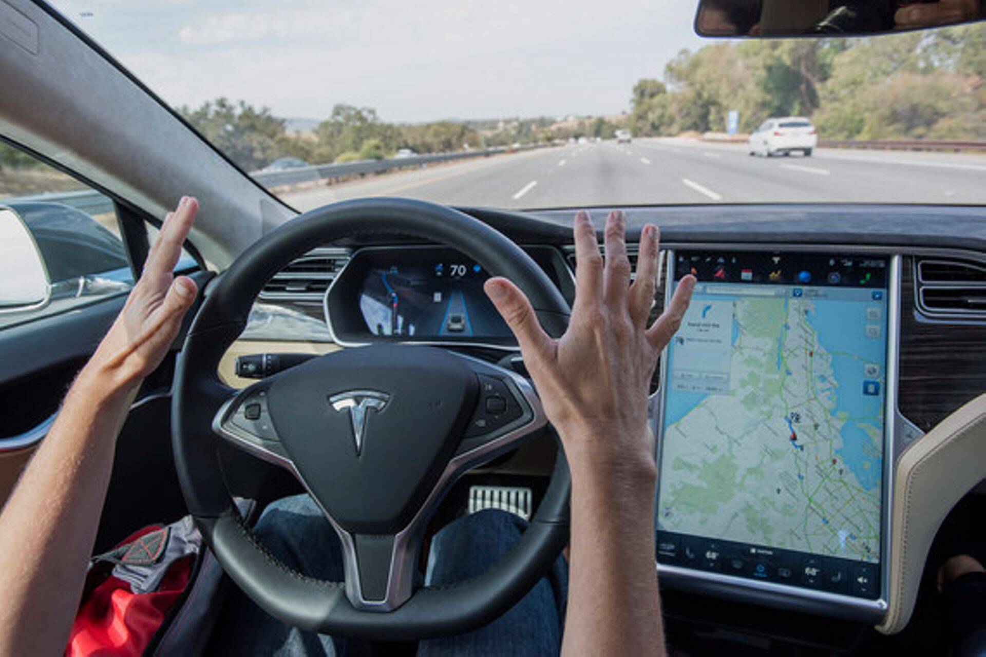 Uber отказался от испытаний беспилотных автомобилей в Калифорнии