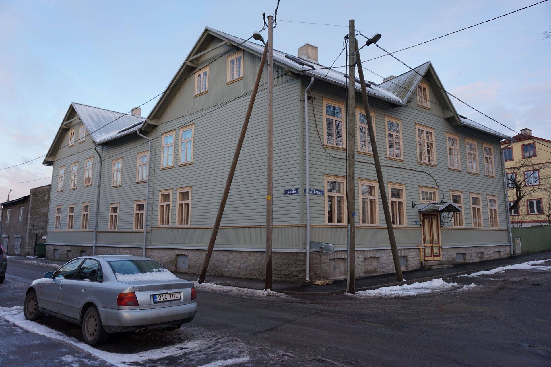 Renoveeritud vanemates majades on ruutmeetrihinnad samal tasemel, kui äsja ehitatud korterelamutes. Fotol enne 1939. aastat ehitatud korterelamu Põhja-Tallinnas.