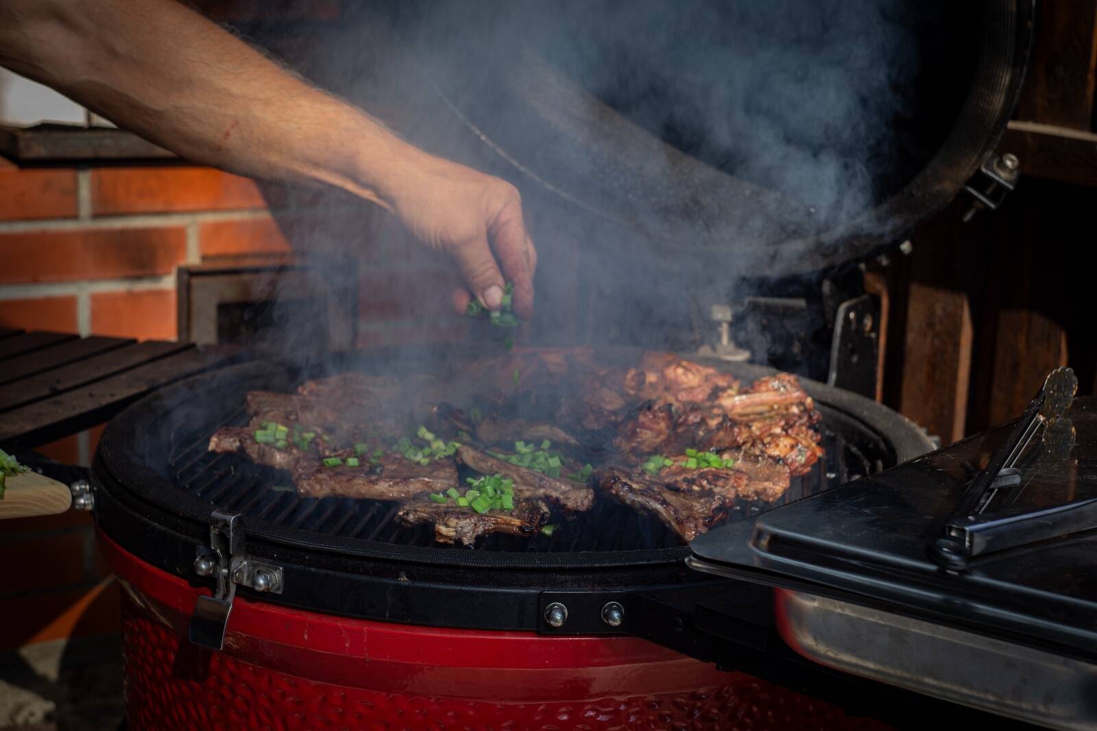 Vanaõue Puhkekeskuses tehakse hõrke toite muuhulgas ka kohapeal kasvatatud pardi- või lambalihast.