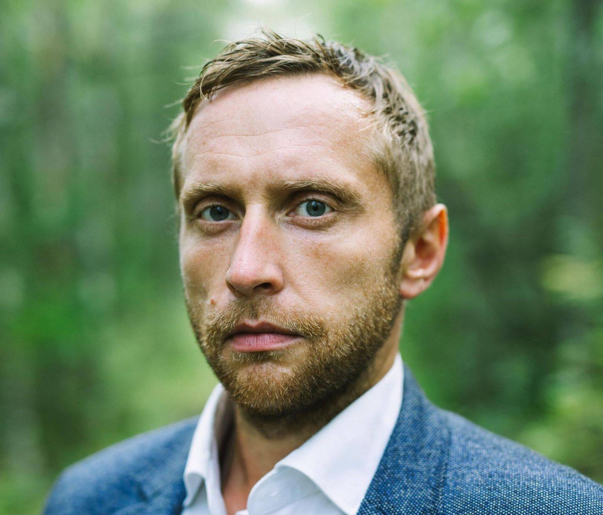 Меэлис Мюнт.