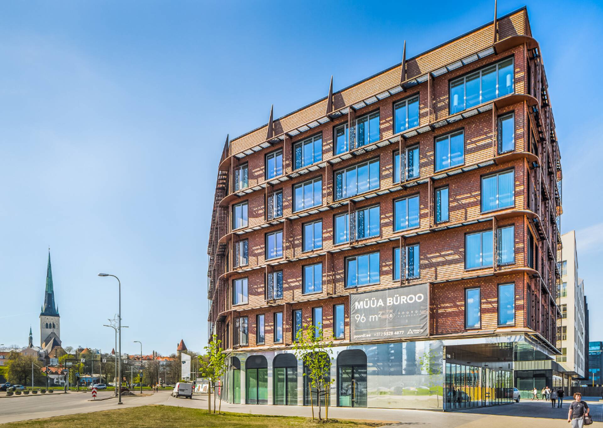 Pindi Kinnisvara koostatud kalleimate uusarenduste edetabelit juhib praegu Trigon Capitali Poordi Residents, mis asub Tallinna reisisadama vahetus läheduses ja kust avanevad lummavad vaated nii vanalinnale kui ka merele.
