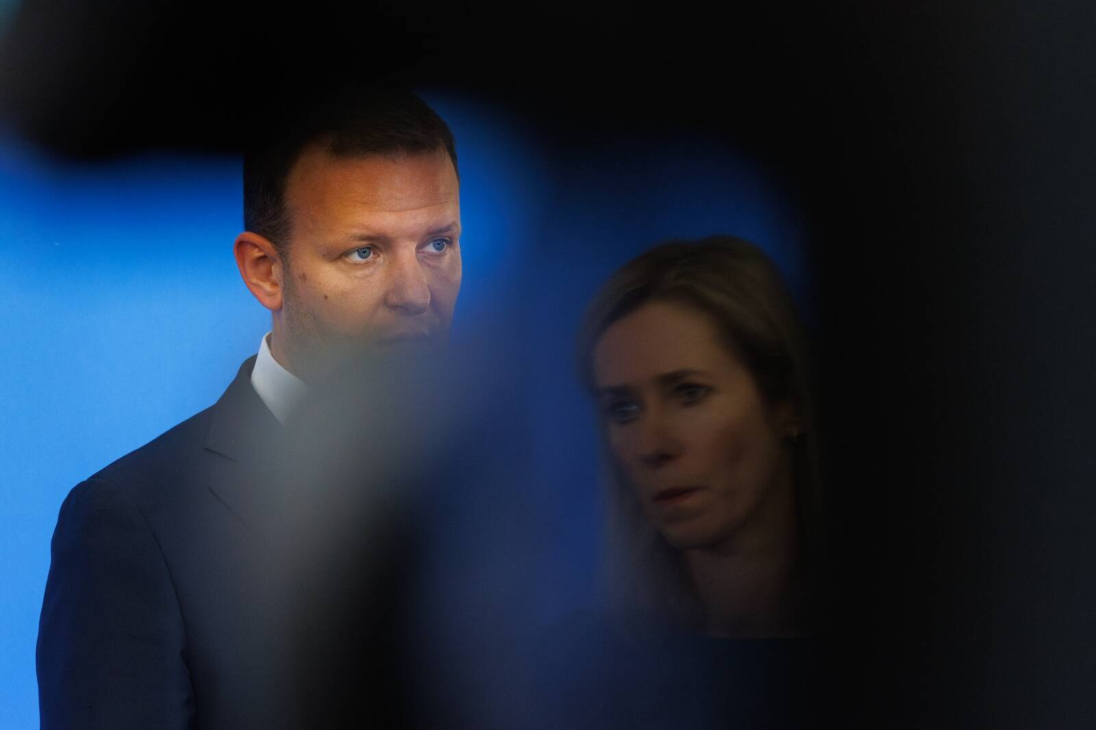 Siseminister Lauri Läänemets ja peaminister Kaja Kallas tõdesid, et Isamaa erakond on Ühiskonnauuringute Instituudi osadest uuringutest teadlikud juba mitu päeva enne nende avaldamist.