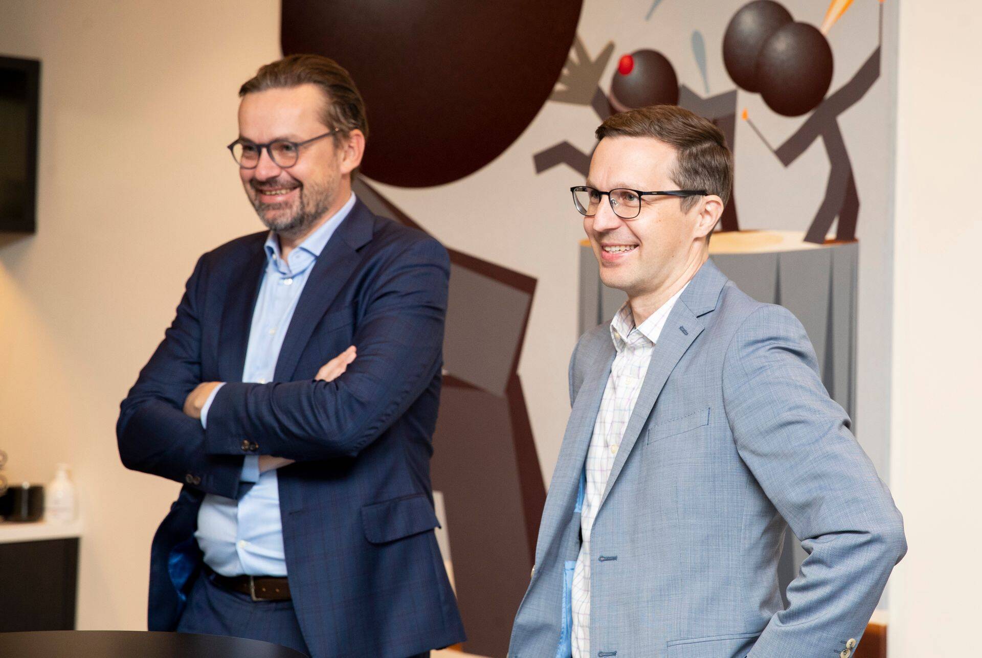 Руководитель EfTEN United Property Fund Кристьян Тамла справа на фото. Председатель правления EfTEN Capital Вильяр Аракас - слева.