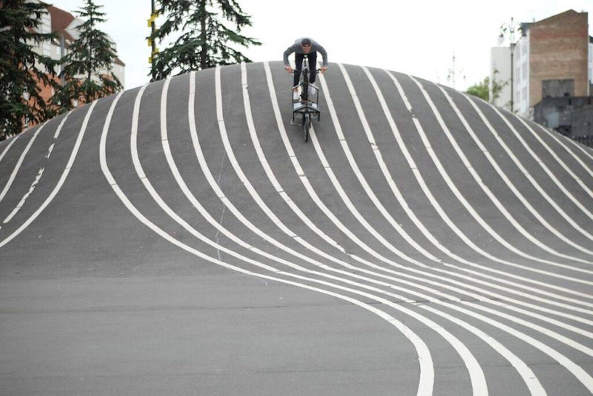 Elektrisko riteņu ražotājs Hagen Bikes uzņem apgriezienus un piesaista jaunu naudu, kad tas nonāk biržā.