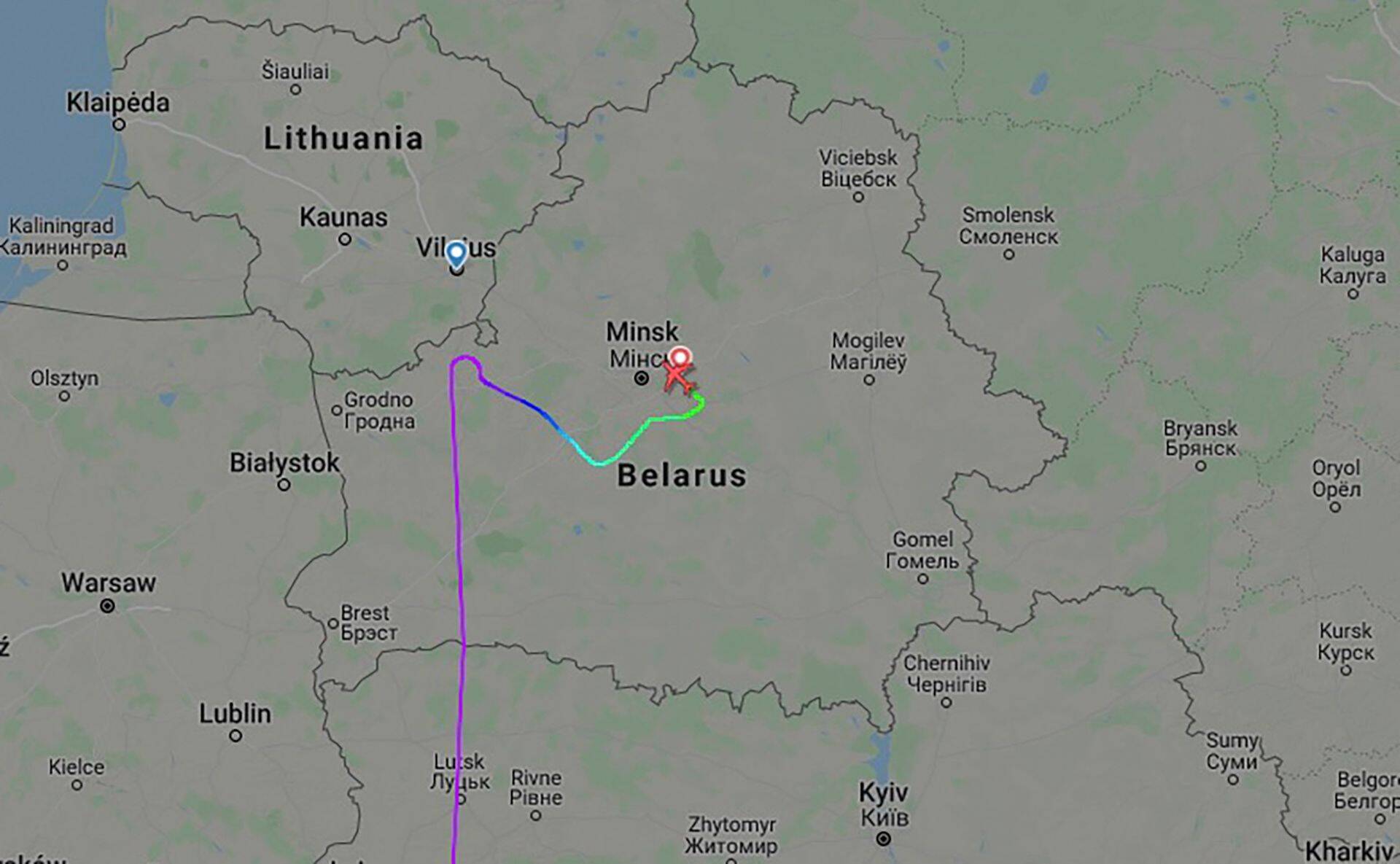 Пользователи сервиса Flight Radar отслеживали перемещение самолёта Ryanair, который был принудительно посажен в Минске.