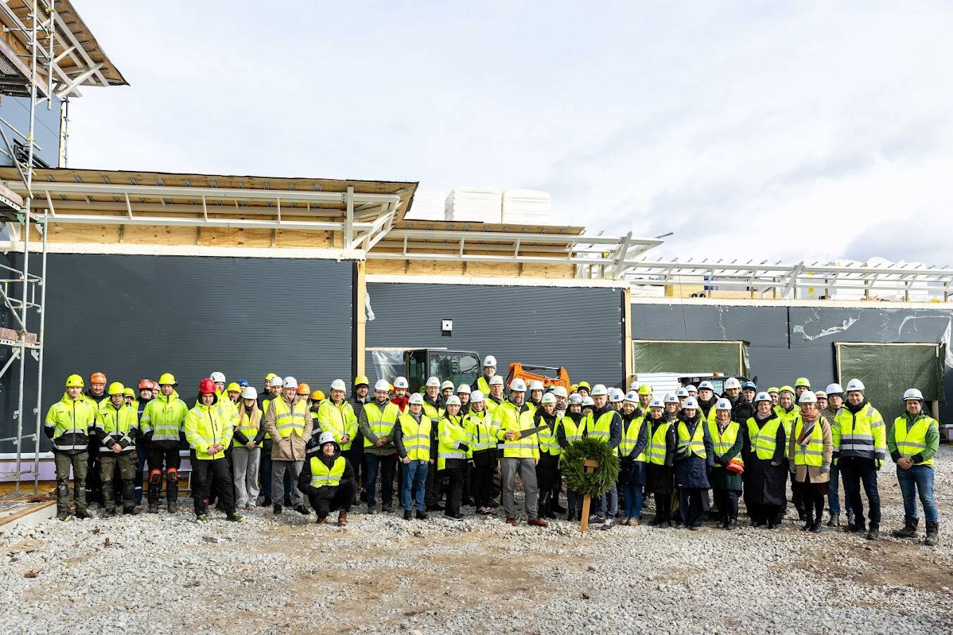 Hetk rekonstrueeritava aeroloogiajaama sarikapärja mahavõtmiselt. Hoone peaks saama valmis augustis.
