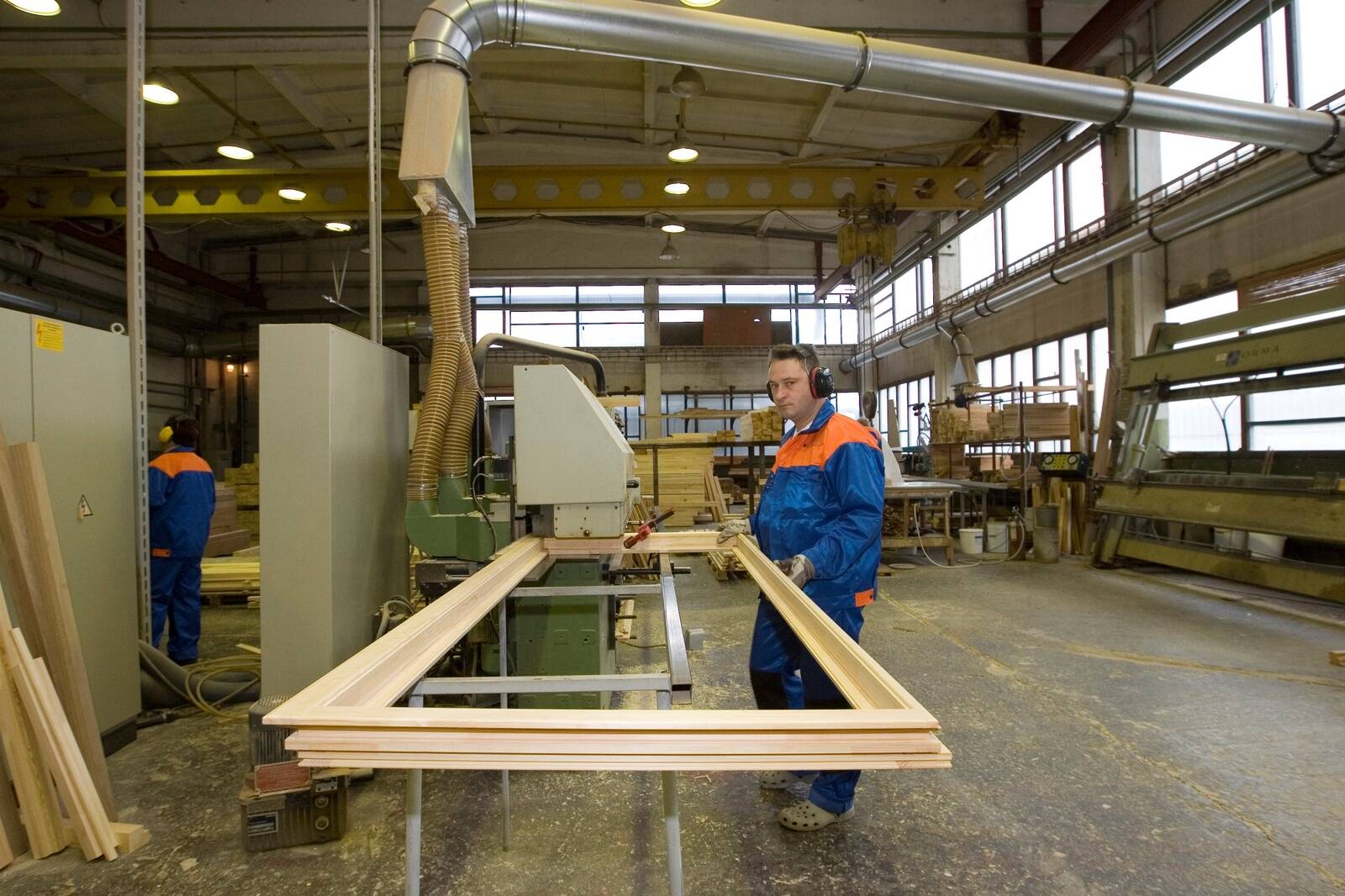 Lasita Aken on esimene moodne puitakende tootja Eestis.