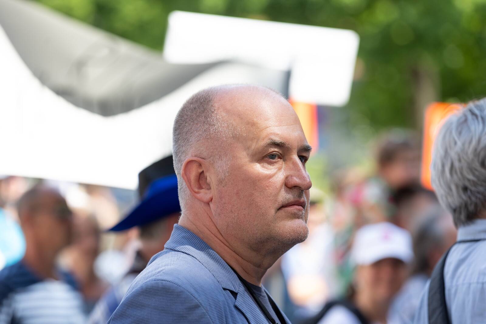 “Eesti ametnik on üldiselt tubli ja töökas, samas riigile kohaselt on ametnike töö reguleerida ning kehtestada piiranguid kodanikele ja ettevõtetele. Mida tublim selles olla ja mida enam on riigil ressurssi, seda enam piiranguid kehtestatakse,” kirjutab Eesti 200 poliitik Tarmo Tamm.