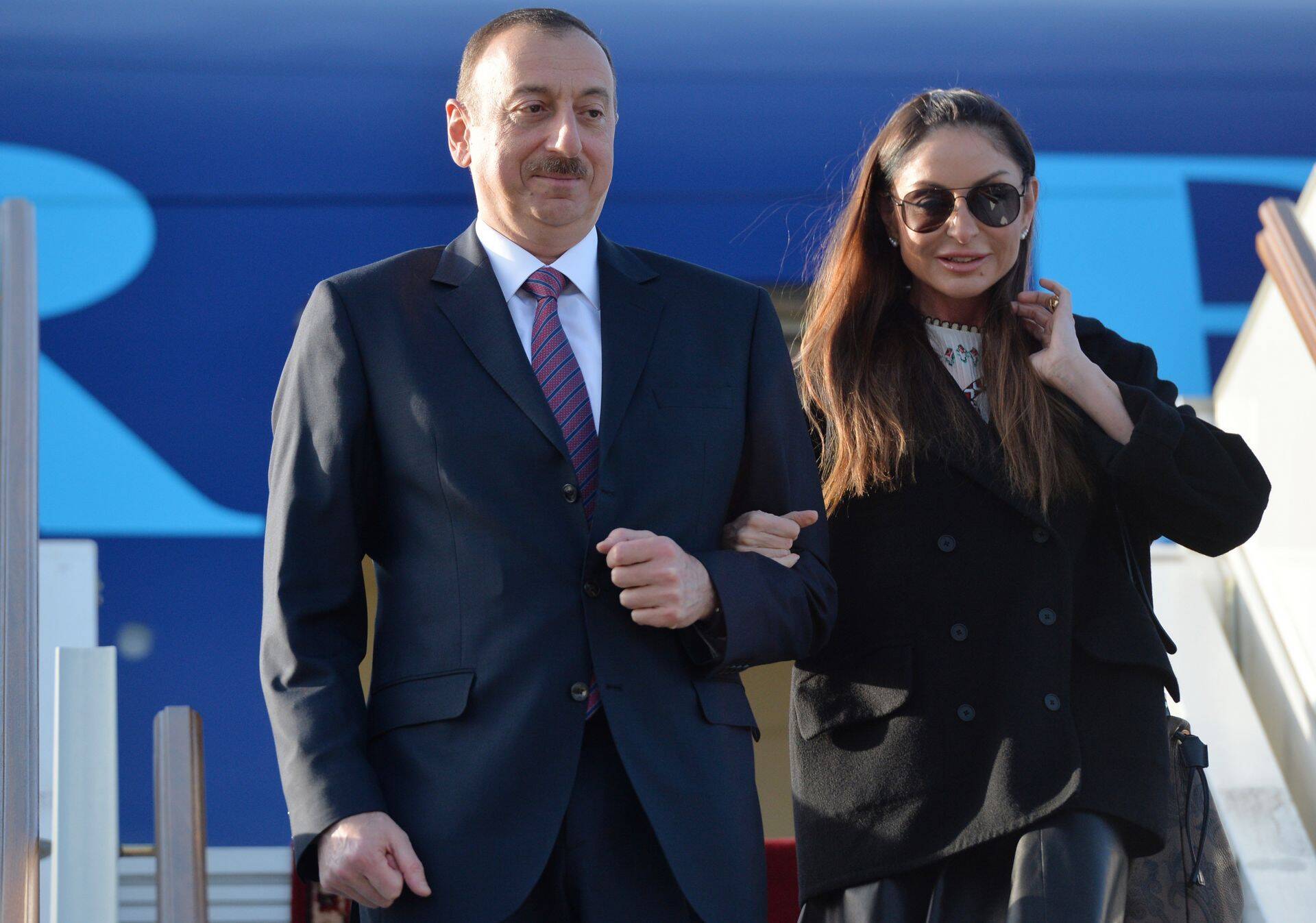 Aserbaidžaani president Iham Aliyev koos abikaasa Mehribaniga.