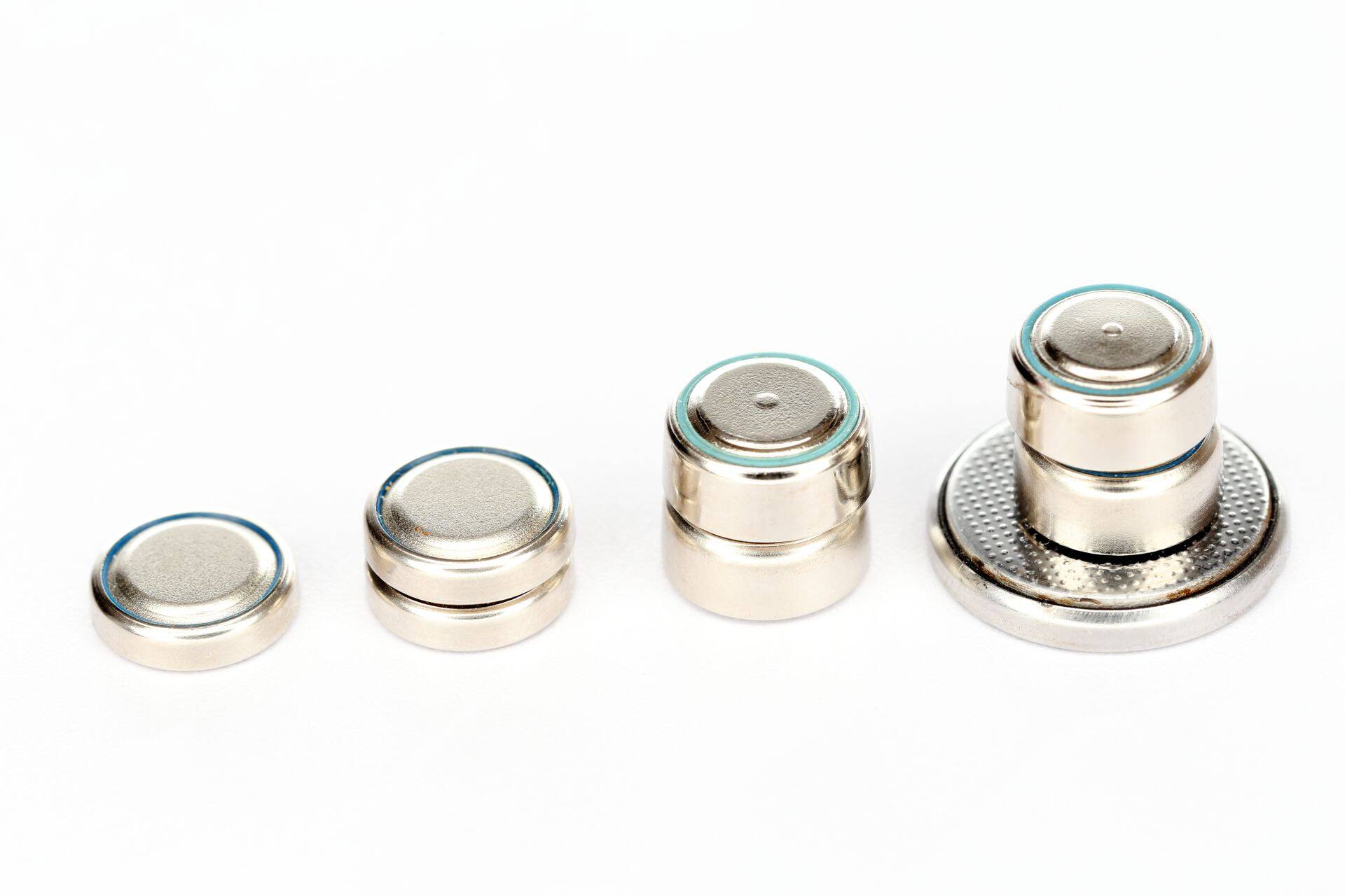 Patareisid ei tohiks jätta väikelastele kättesaadavatesse kohtadesse.