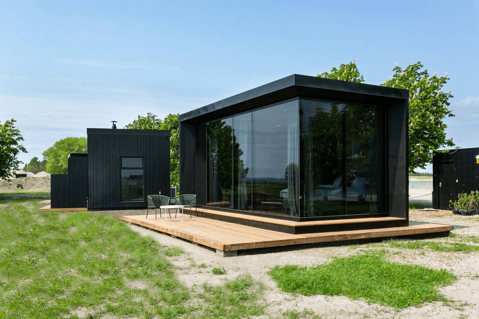 Sellised hoonekesed asuvad merest 20 meetri kaugusel.