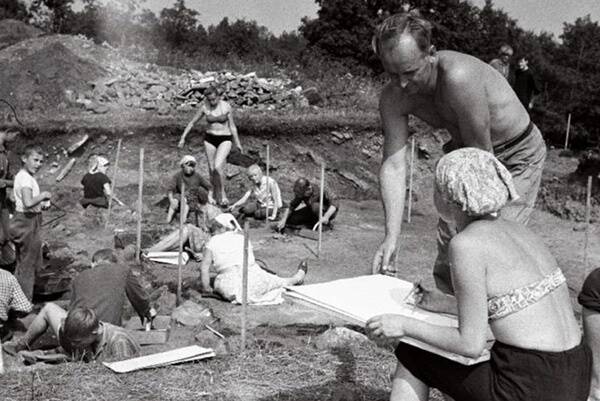 Arheoloogilised väljakaevamised Soontagana maalinnas 1967. aastal. © H. Rannau / Rahvusarhiivi filmiarhiiv