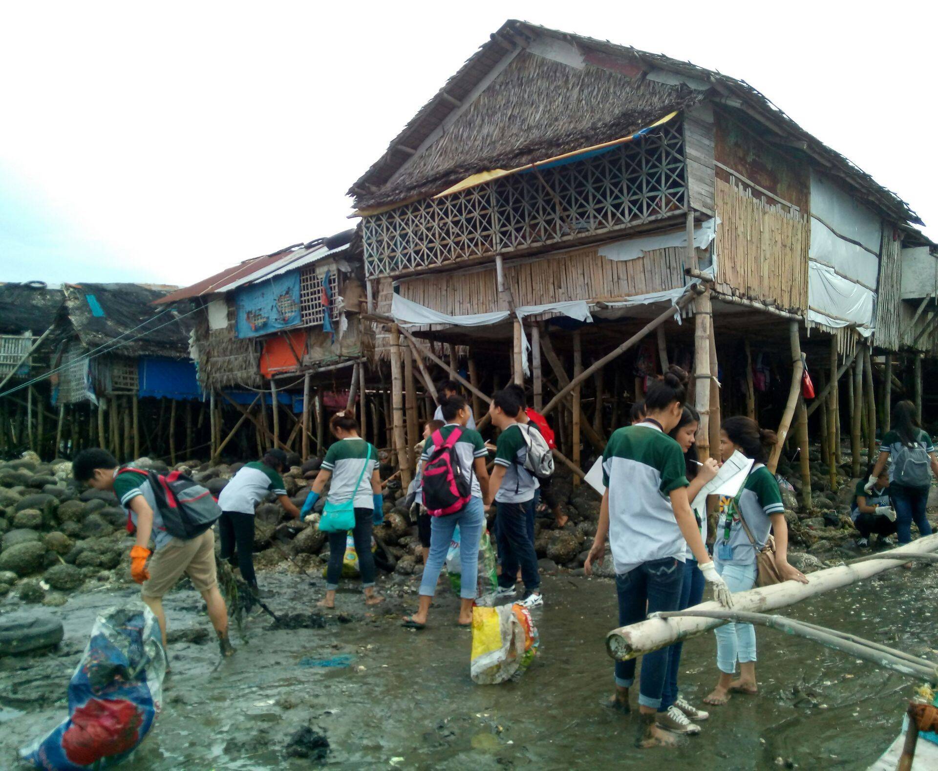 Ranna puhastus Enrique B. Magalona linnas Negros Occidental provintsis, Filipiinidel.