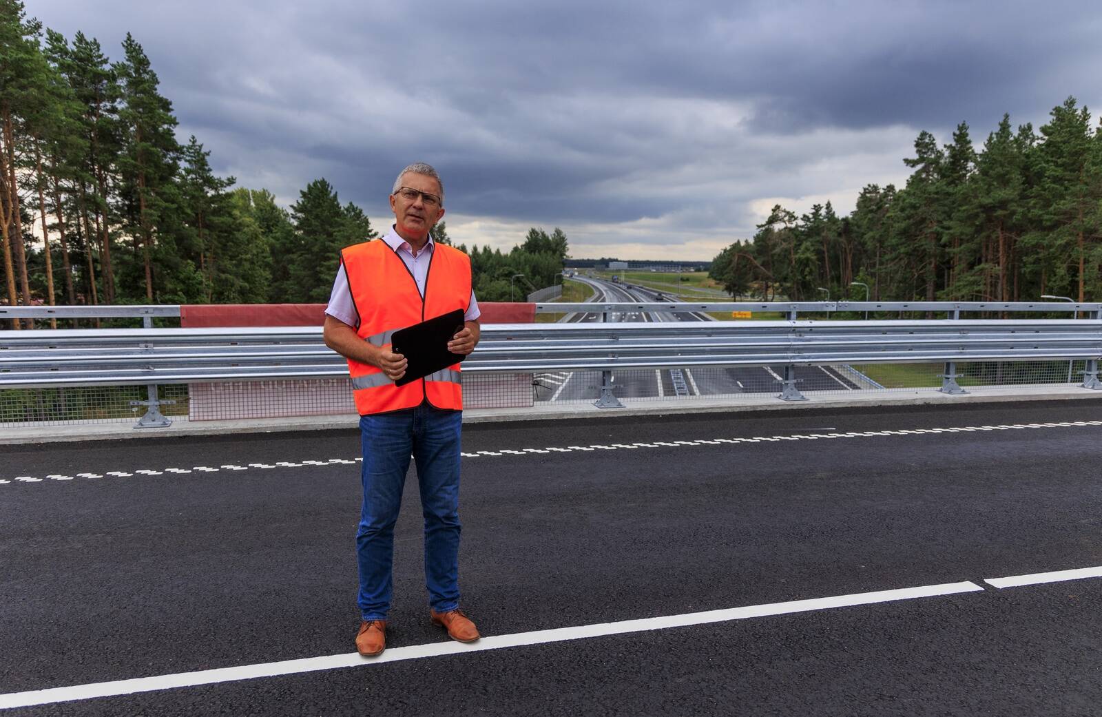 Transpordiameti juht Priit Sauk teelõigu avamisel.