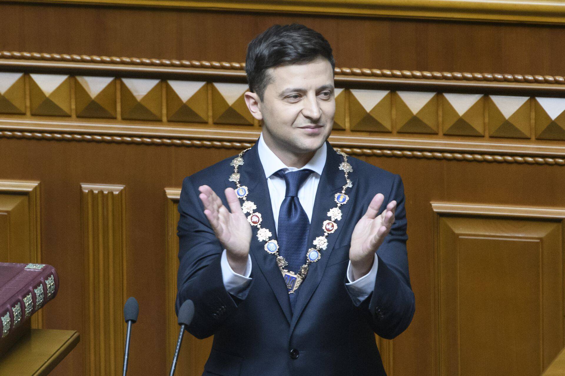 May 20, 2019 - Kiev, Ukraine - President-elect Volodymyr Zelensky clapping during his inauguration in the Ukrainian parliament in Kyiv, Ukraine, 20 May 2019. (Credit Image: © Maxym Marusenko/NurPhoto via ZUMA Press)
