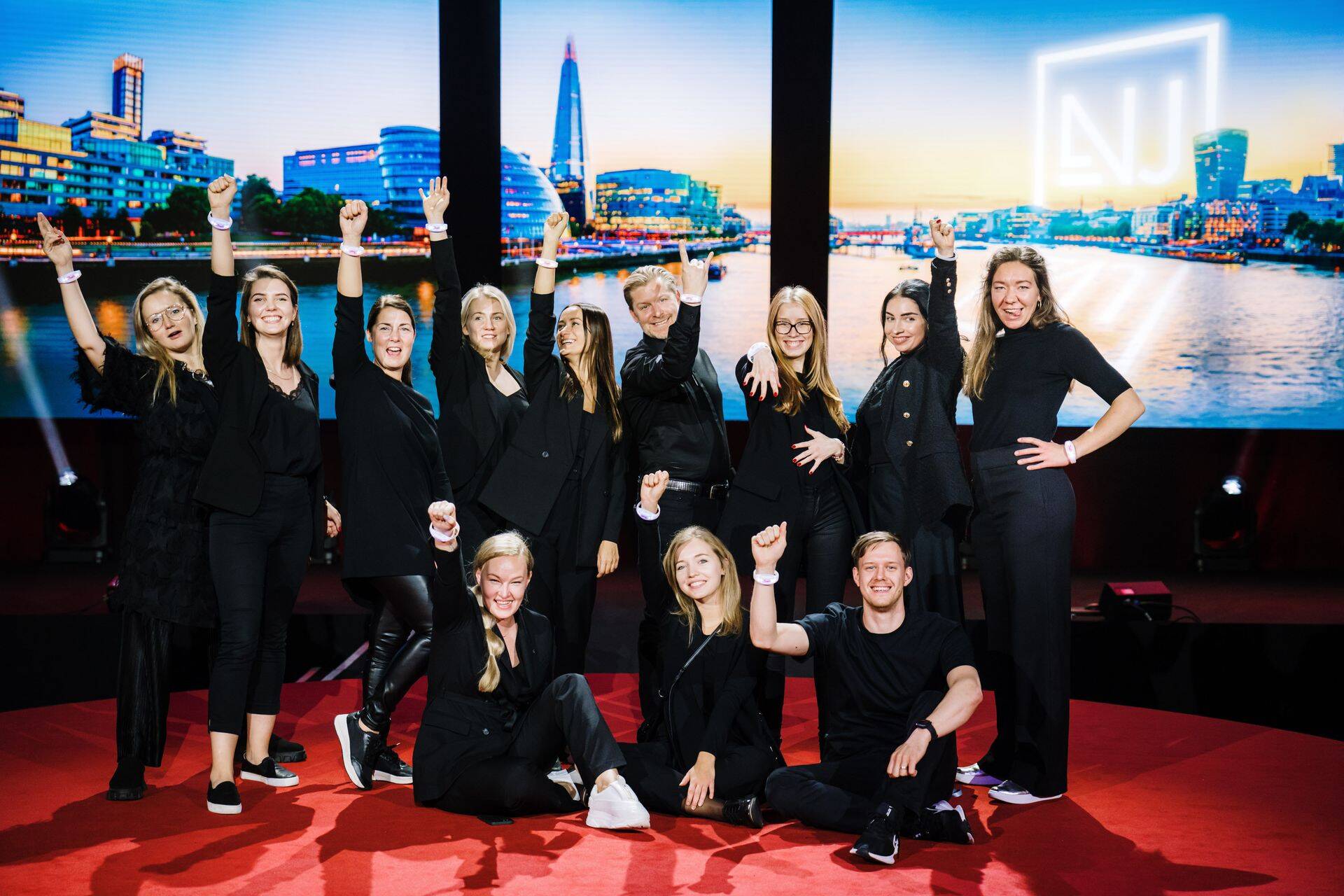 NJ Productioni meeskond Londonis üritust korraldamas.