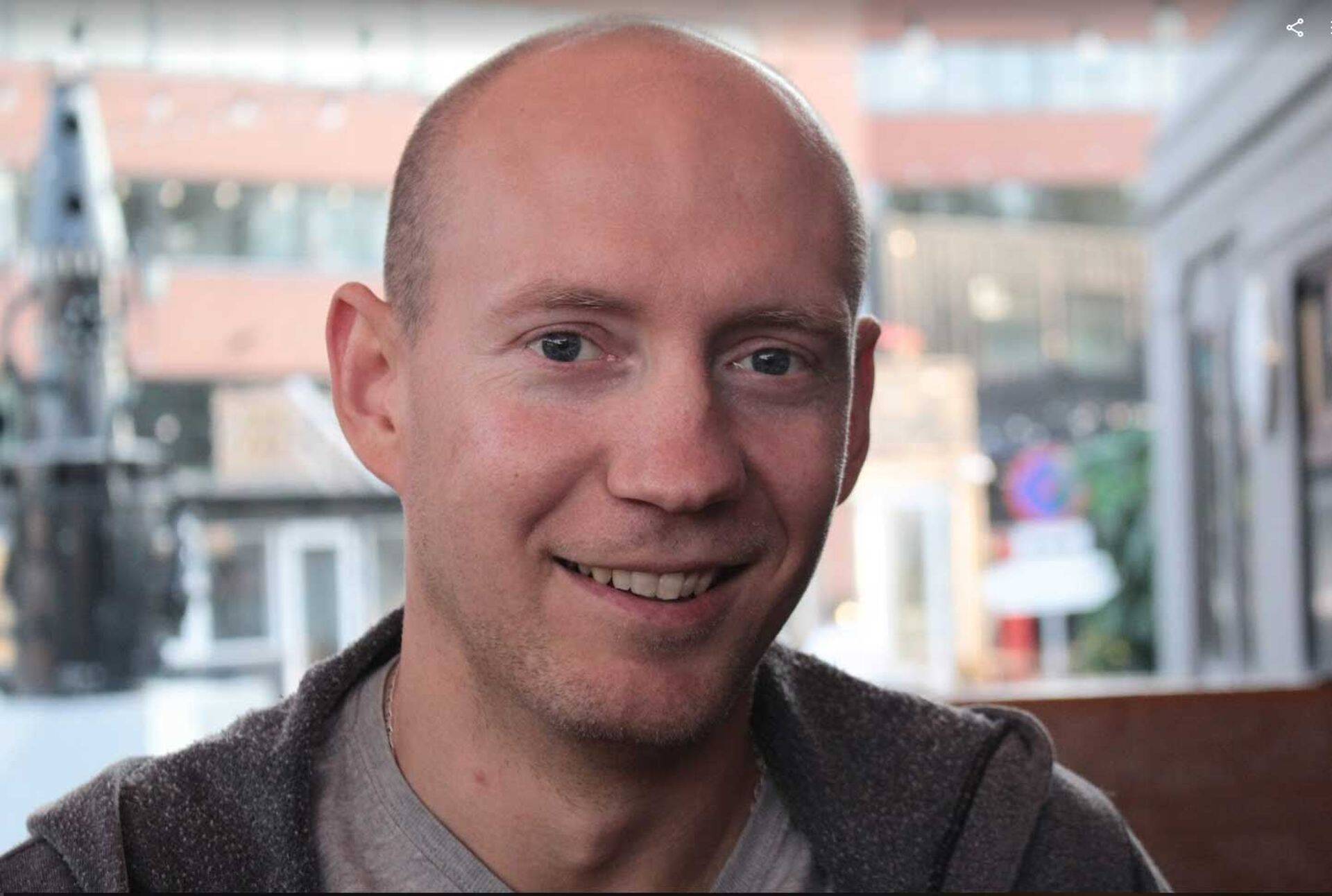 Koolitaja, andmebaaside professionaal Kaarel Moppel.