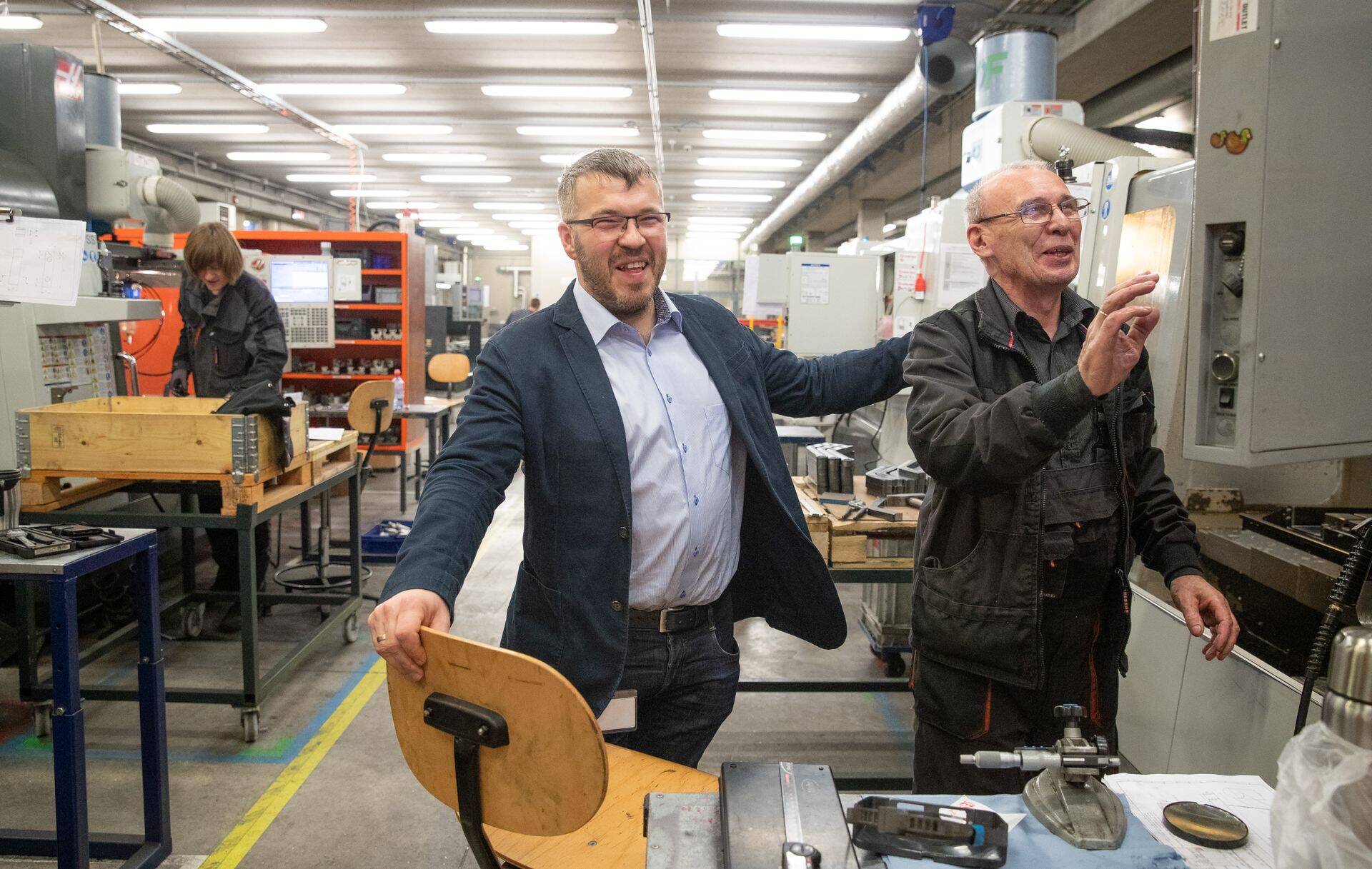 Radius Machiningu omanik ja juht Veljo Konnimois näeb, et kõige olulisem on selgitada oma töötajatele, et automatiseerimine nende tööd ei kaota ja tõstab tõenäoliselt hoopis palka.