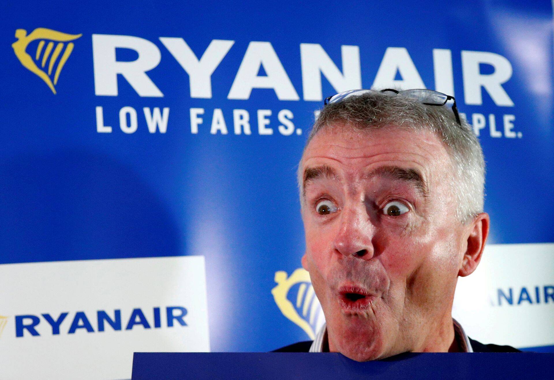 Ettevõtte juht Michael O´Leary pidi teatama 20miljonilisest kahjumist, kuna lennuhinnad olid niigi madalate hindade poolest tuntud firmal viimases kvartalis veelgi soodsmad.