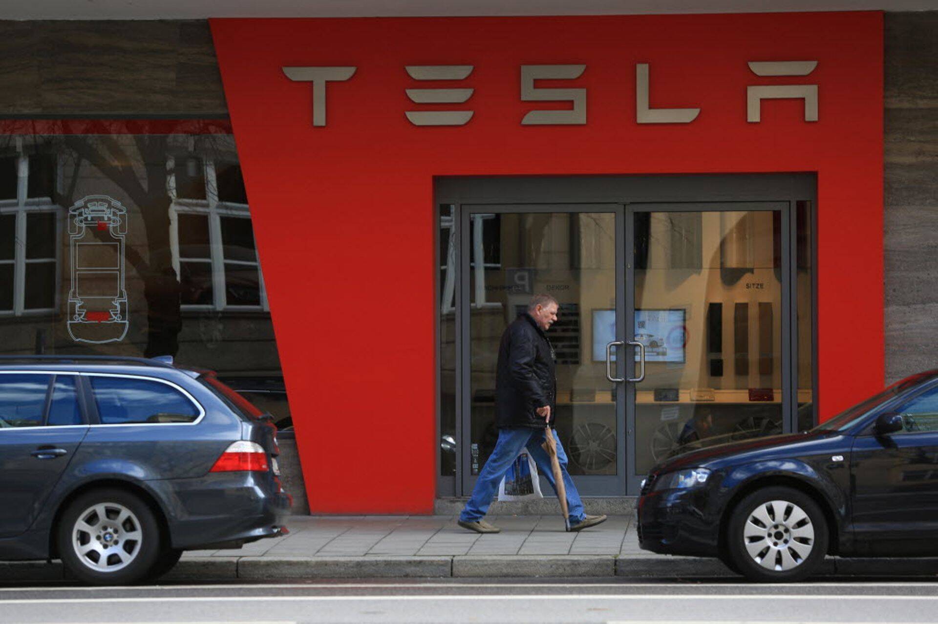Tesla esindus Saksamaal.