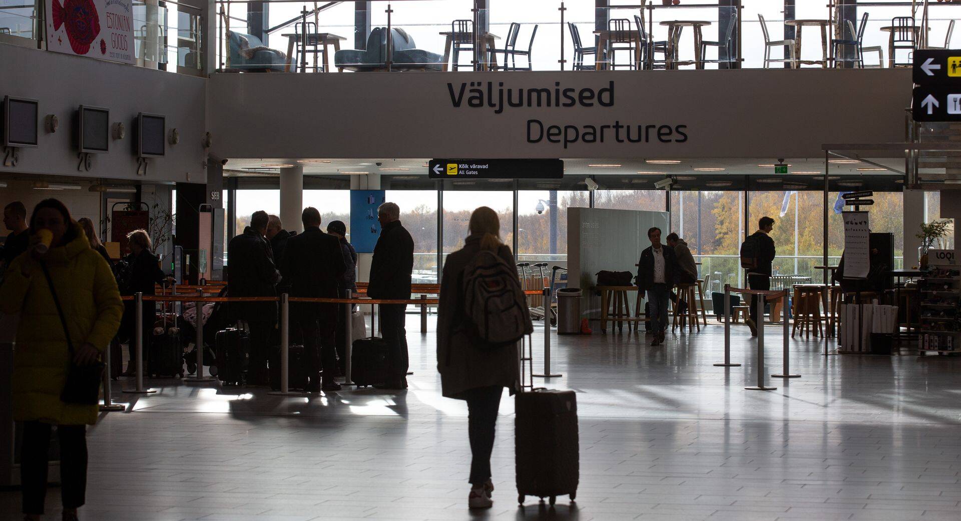 Tallinna lennujaama reisiterminal suudab teenindada aastas 2,6 miljonit reisijat, tänavu peaks Tallinna lennujaama reisijate arv jõudma 3 miljonini.