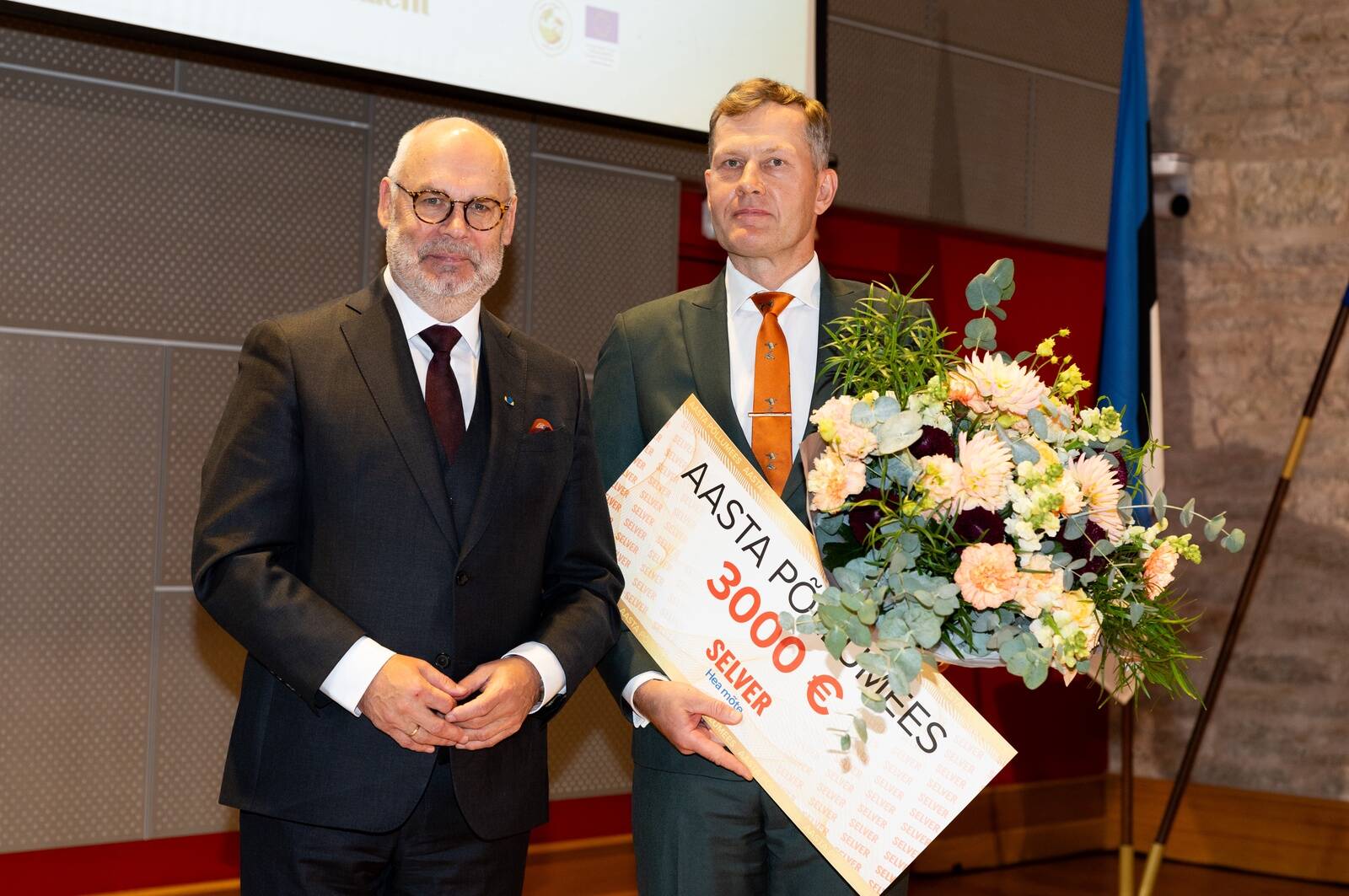 President Alar Karis ja Aasta Põllumees 2024 Margo Klaasmägi.