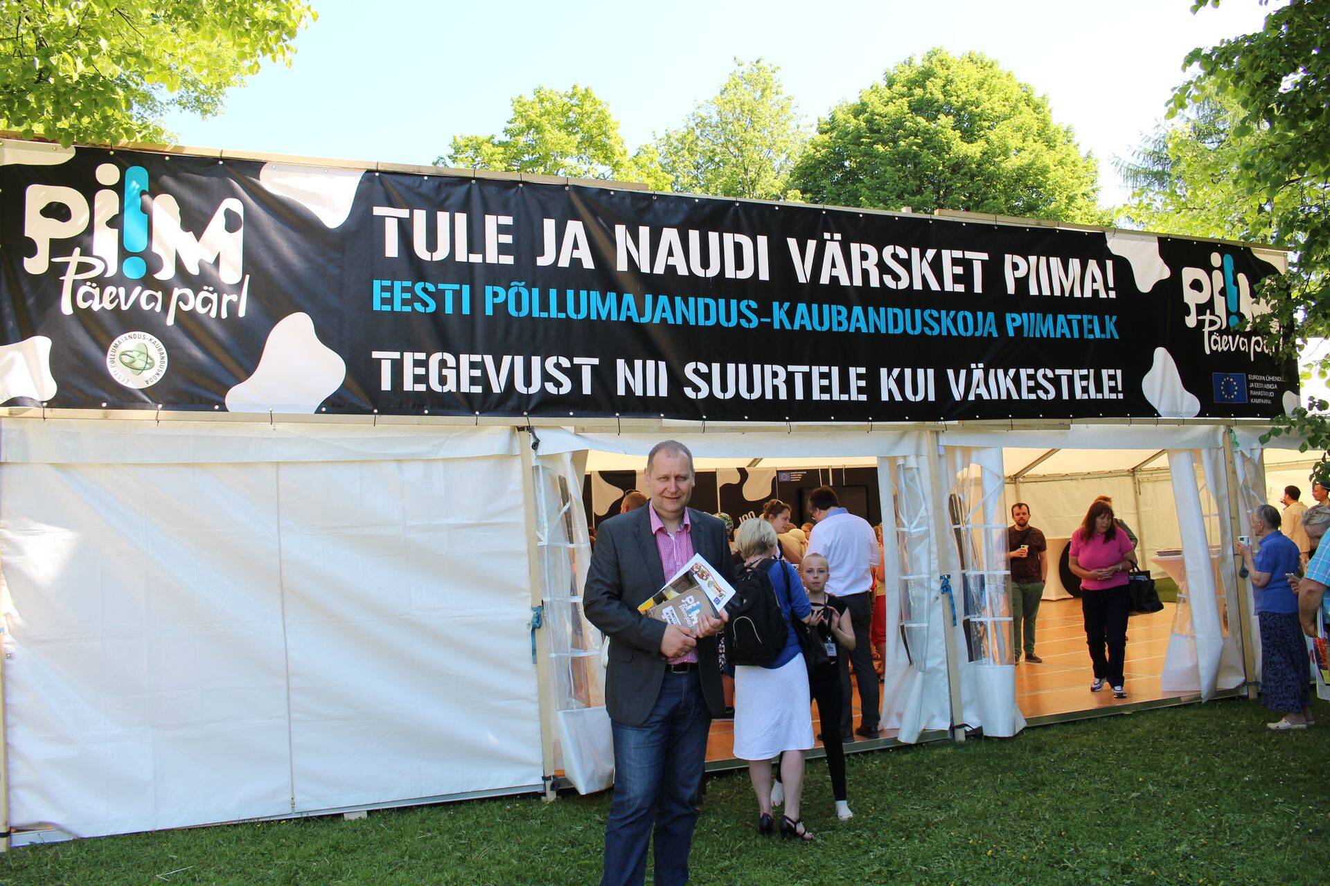 Piimafestival Tornide väljakul Tallinnas