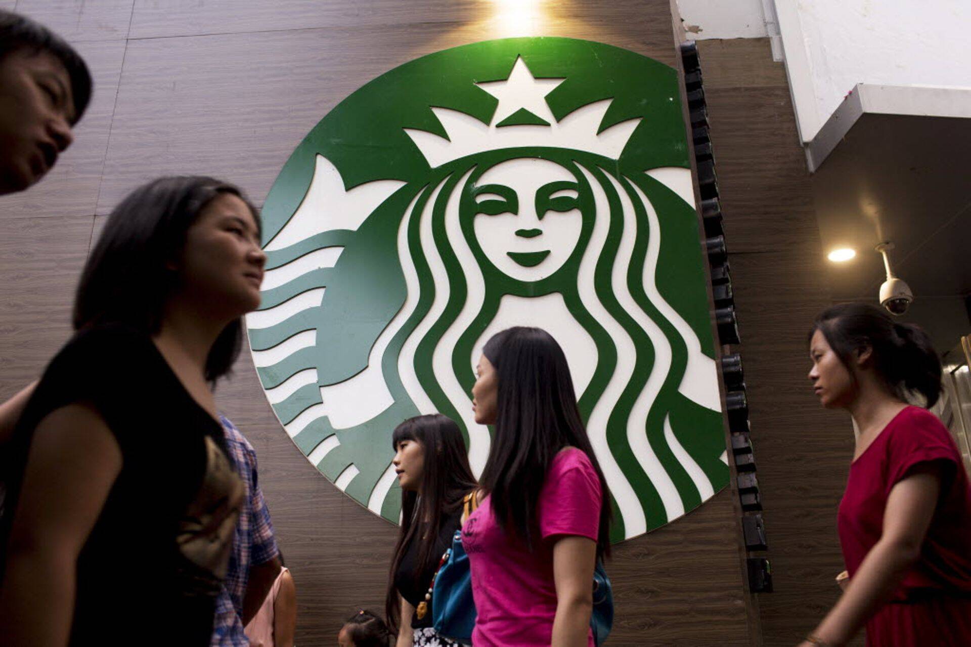 Starbucksi tegevjuhi arvates on varsti sularahas maksmine haruldus