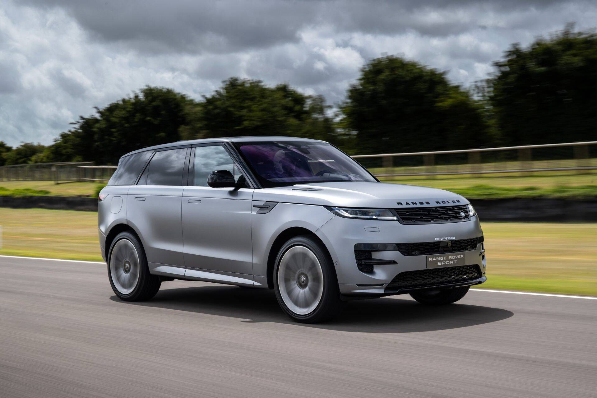 Range Rover Sport Goodwoodil (tootja foto)