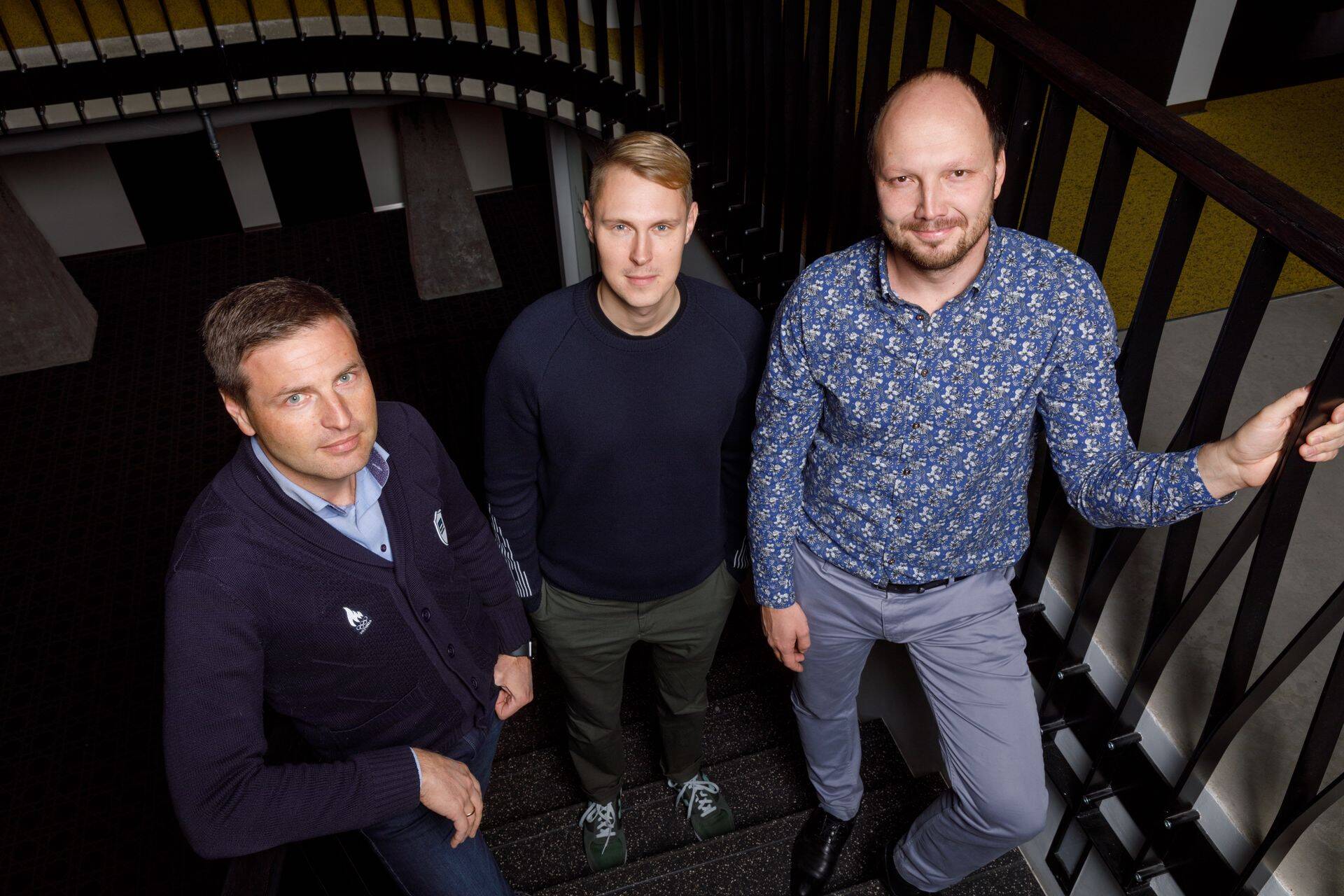 Hanno Pevkur Reformierakonnast (vasakul), Raimond Kaljulaid Keskerakonnast (keskel) ja Meelis Niinepuu erakonnast Eesti 200 olid esimesed külalised Äripäeva raadio uuenenud formaadiga saates "Kuum tool".