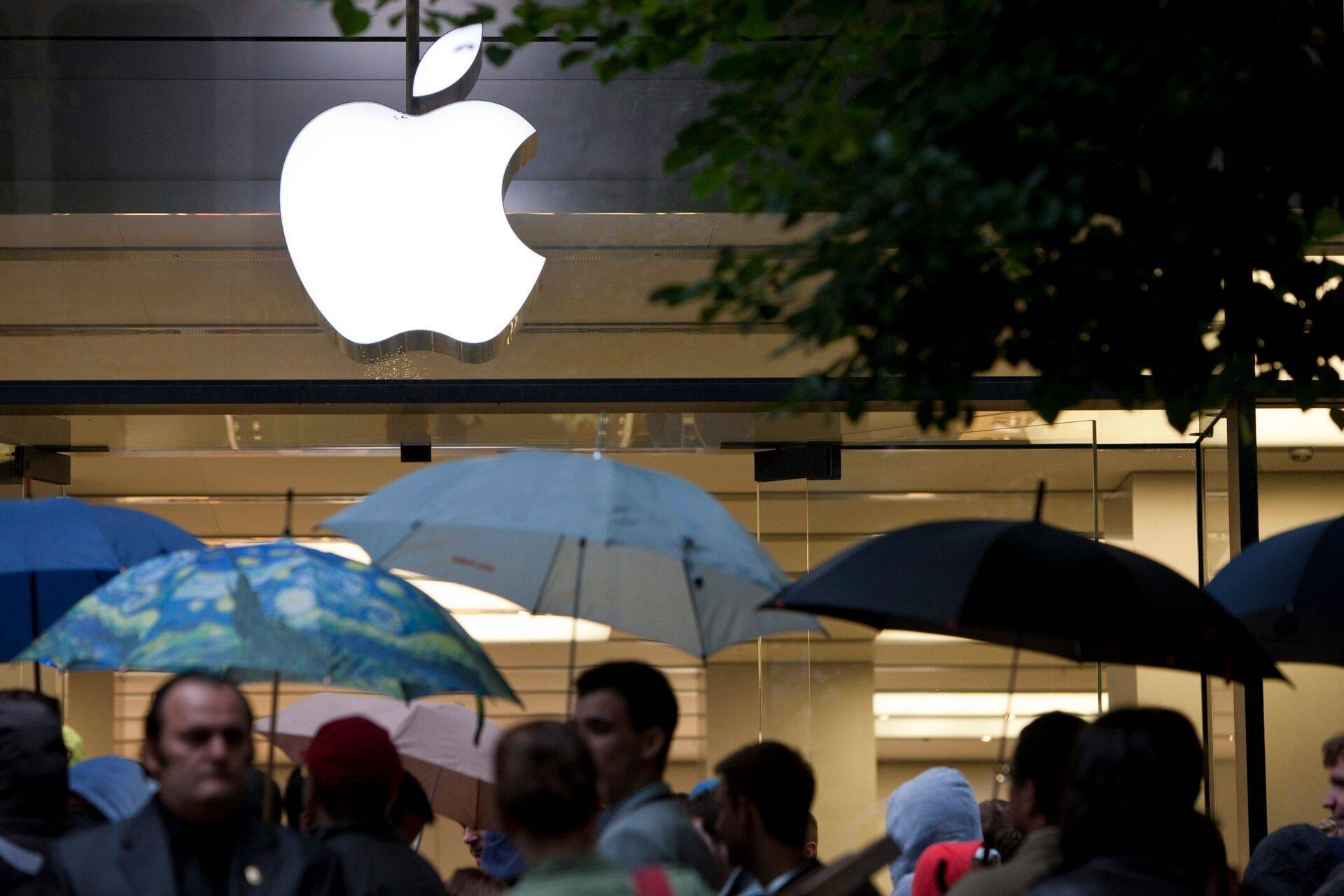 Apple restruktureerib oma isesõitvate autode üksust.