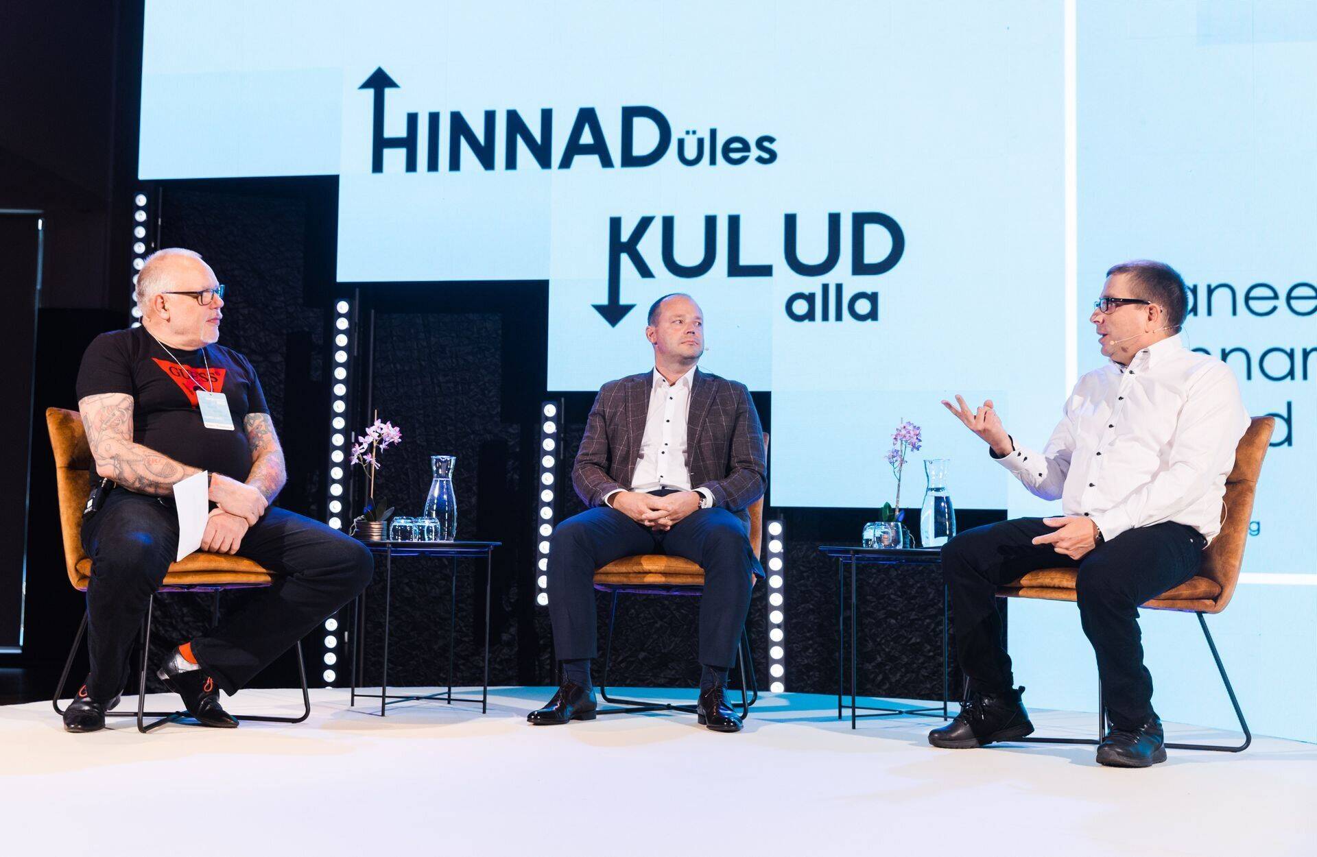 Hinnaralliteemalises vestlusringis osalesid Müügijuhtimise Aastakonverentsil 2022 Indrek Saul, Arto Aas ja Peeter Koppel.