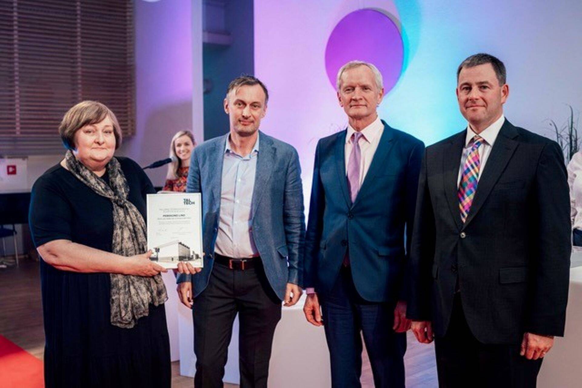 Rein Linnu nimelise stipendiumifondi loojad Ruuda ja Lauri Lind.