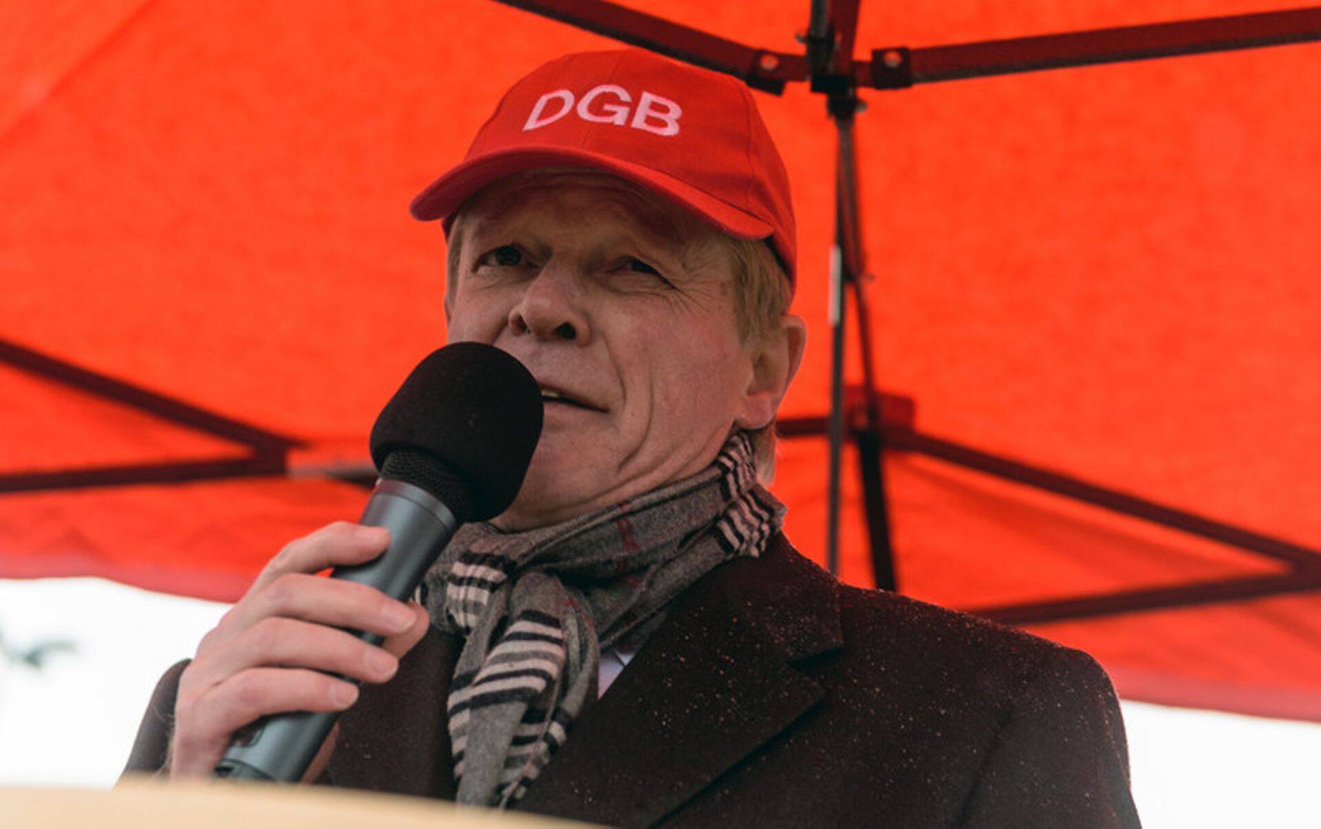 Saksa ametiühingute keskliidu juht Reiner Hoffmann teab, et palgatõusu küsimiseks on Saksamaal hea aeg.