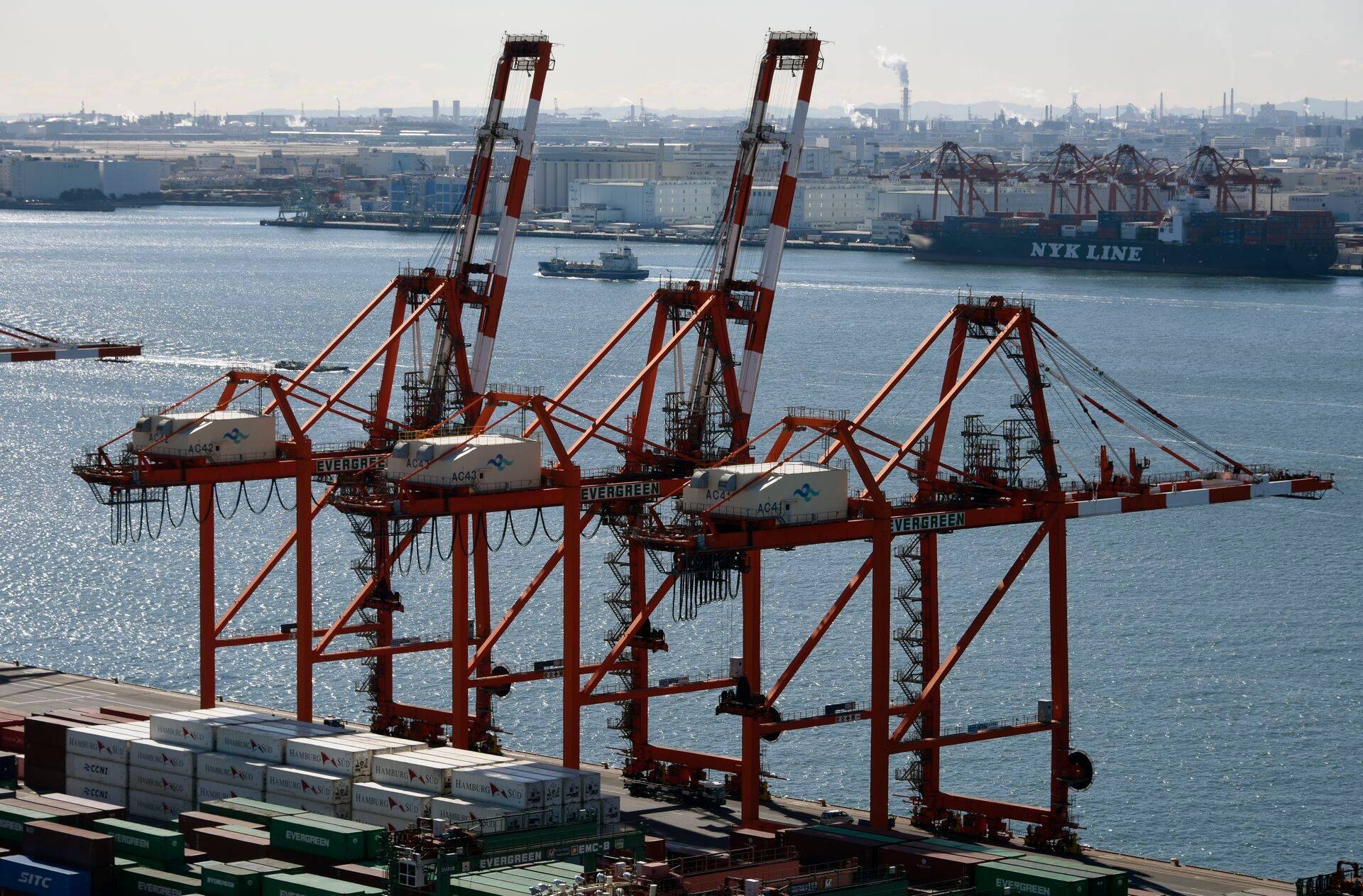 Jaapani eksport langes kolmandat kuud jutti.