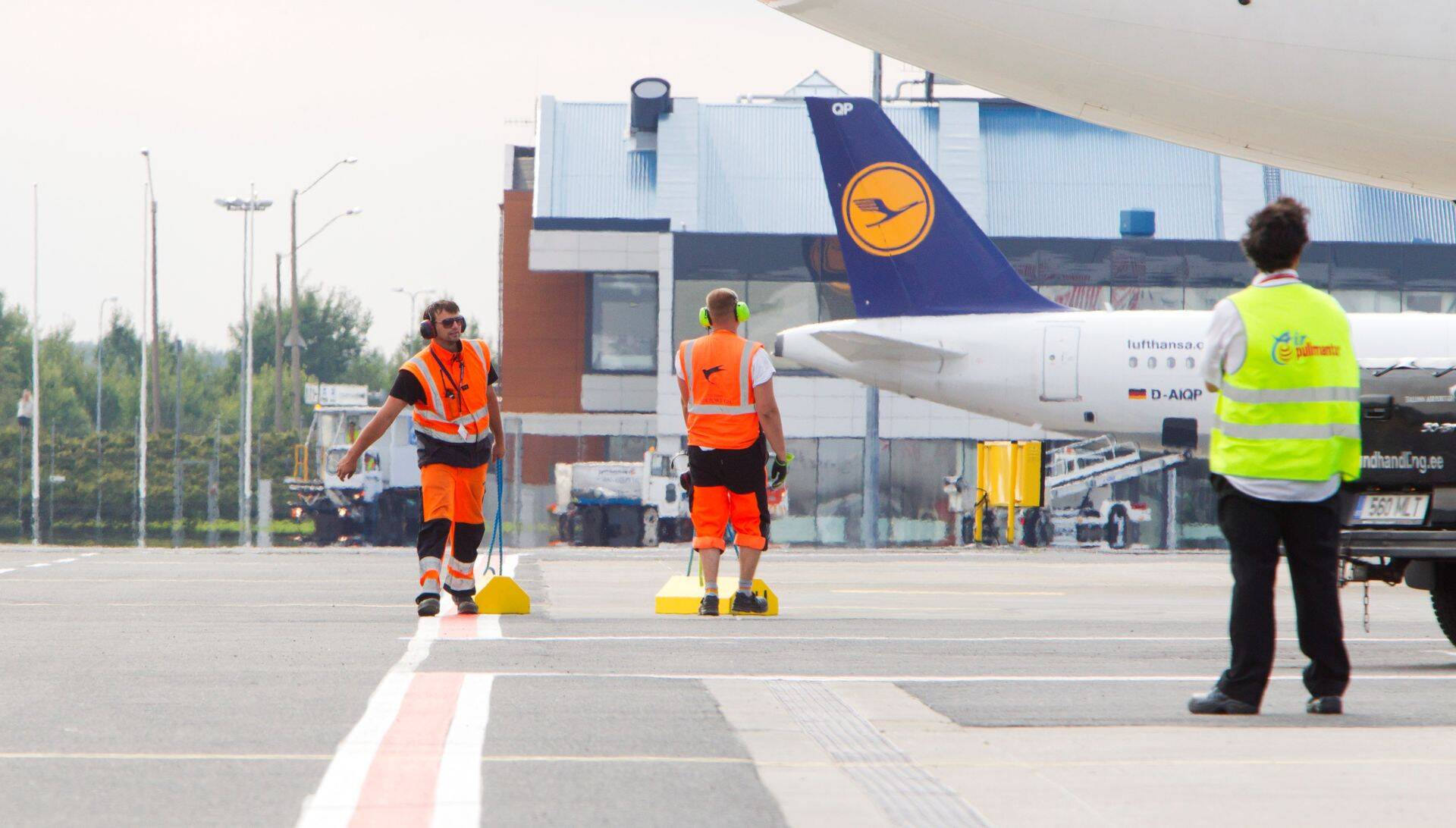 Lufthansa on viimastel päevadel tühistanud kümneid lende ja jätnud inimesed lennujaamas abita.