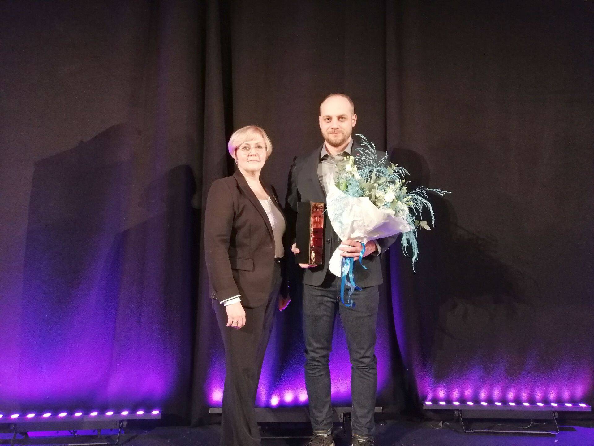 Tööinspektsiooni peadirektor Maret Maripuu ja ABB töötervishoiu, -ohutuse ja keskkonna juht Balti riikides Kaspar Kreek.