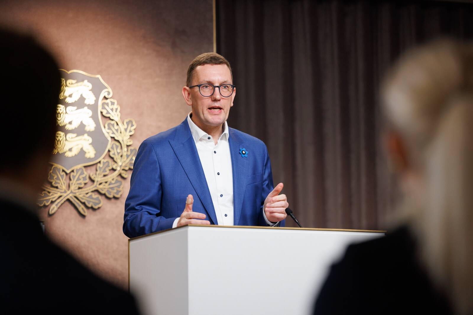 Eks tule eelarvedefitsiiti juba sügisel vähendada, leiab peaminister.