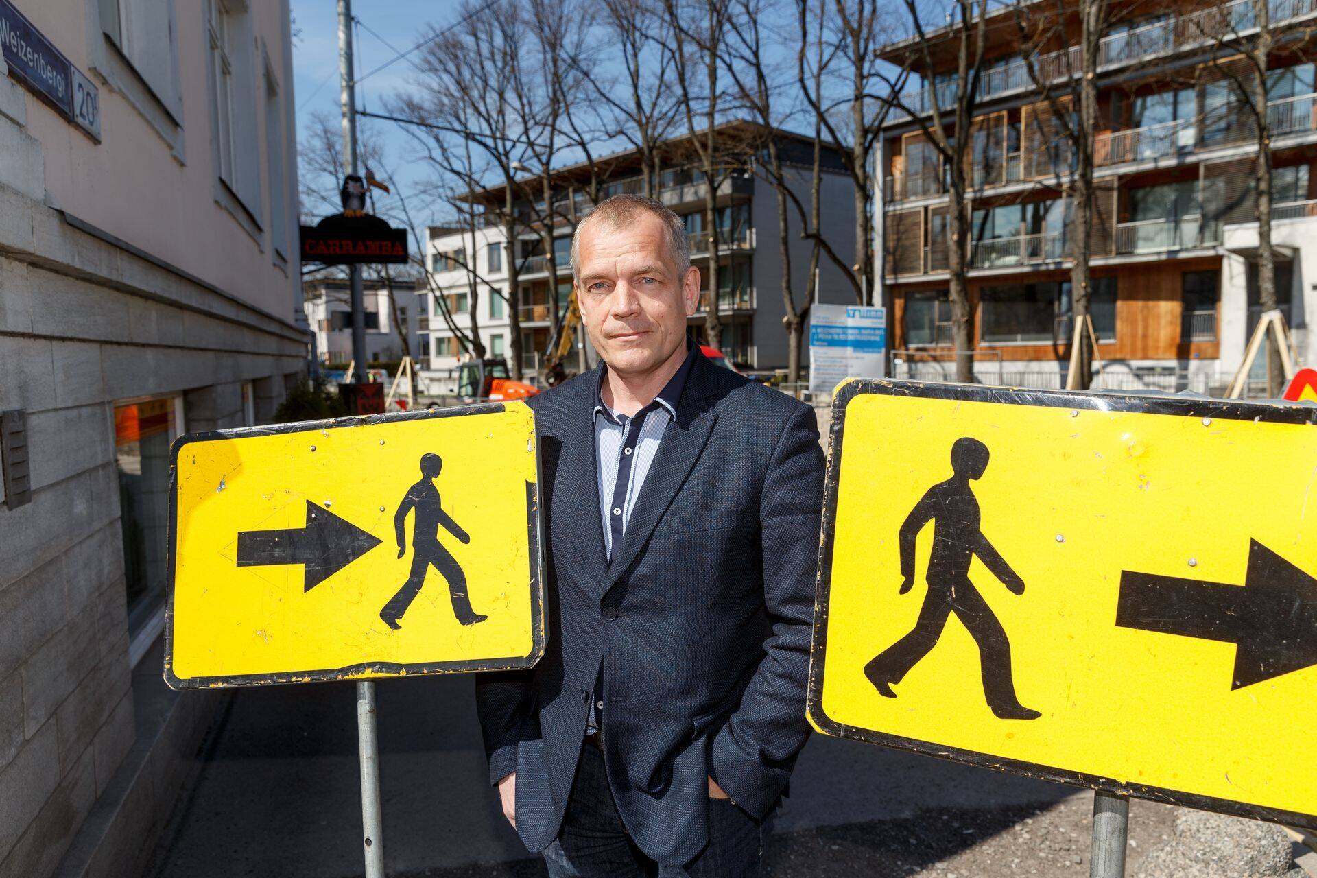 Sven Pertens lahkub Lemminkäinenist.