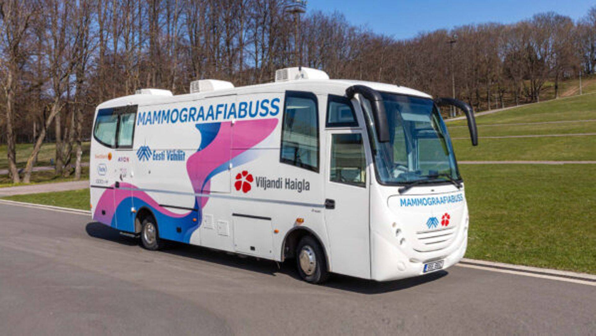 Fotol: Eesti Vähiliidu mammograafiabuss.